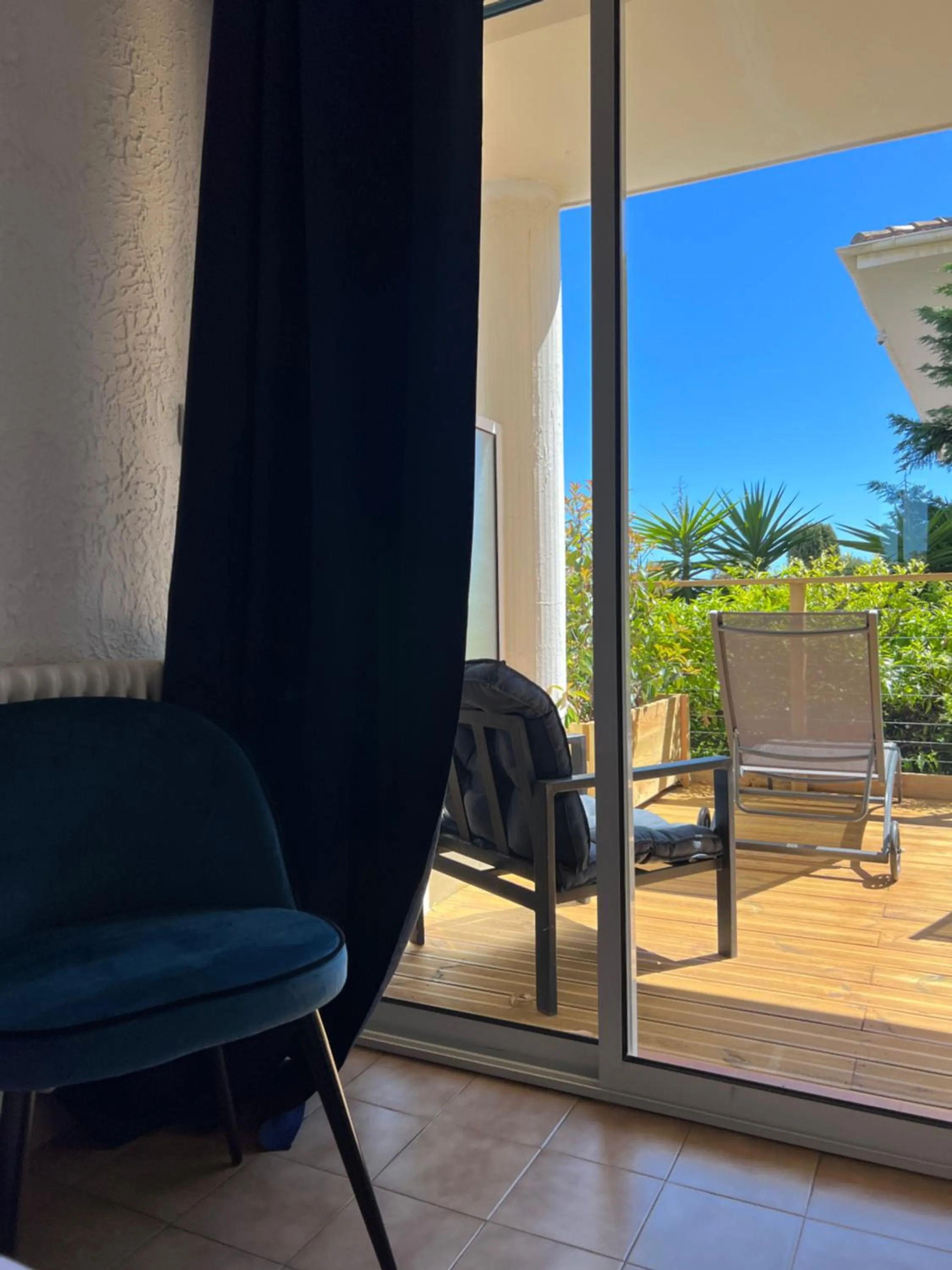Triple Room with Terrace and Garden View in HOTEL LA QUIETUDE