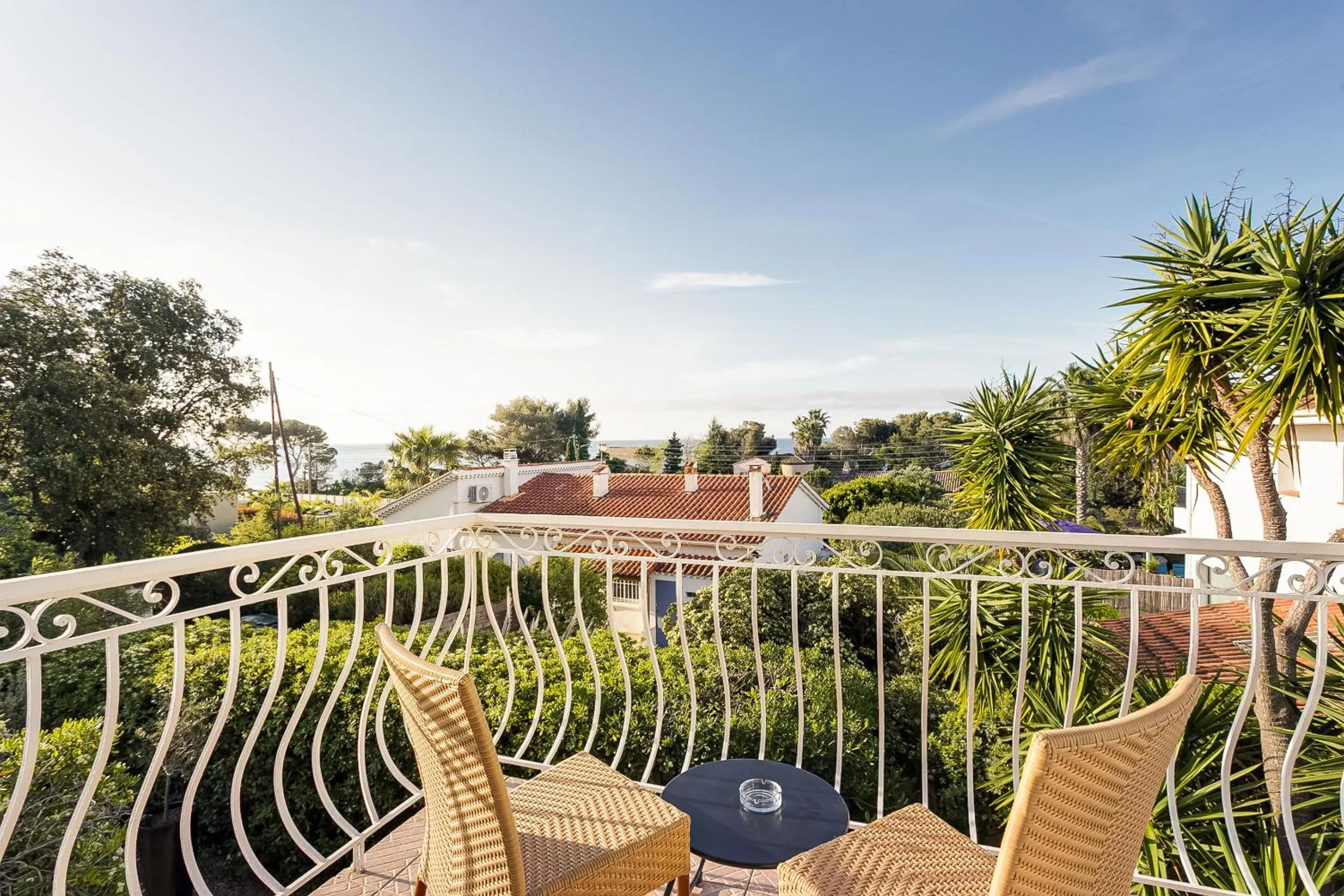 Double Room with Balcony and Sea View in HOTEL LA QUIETUDE