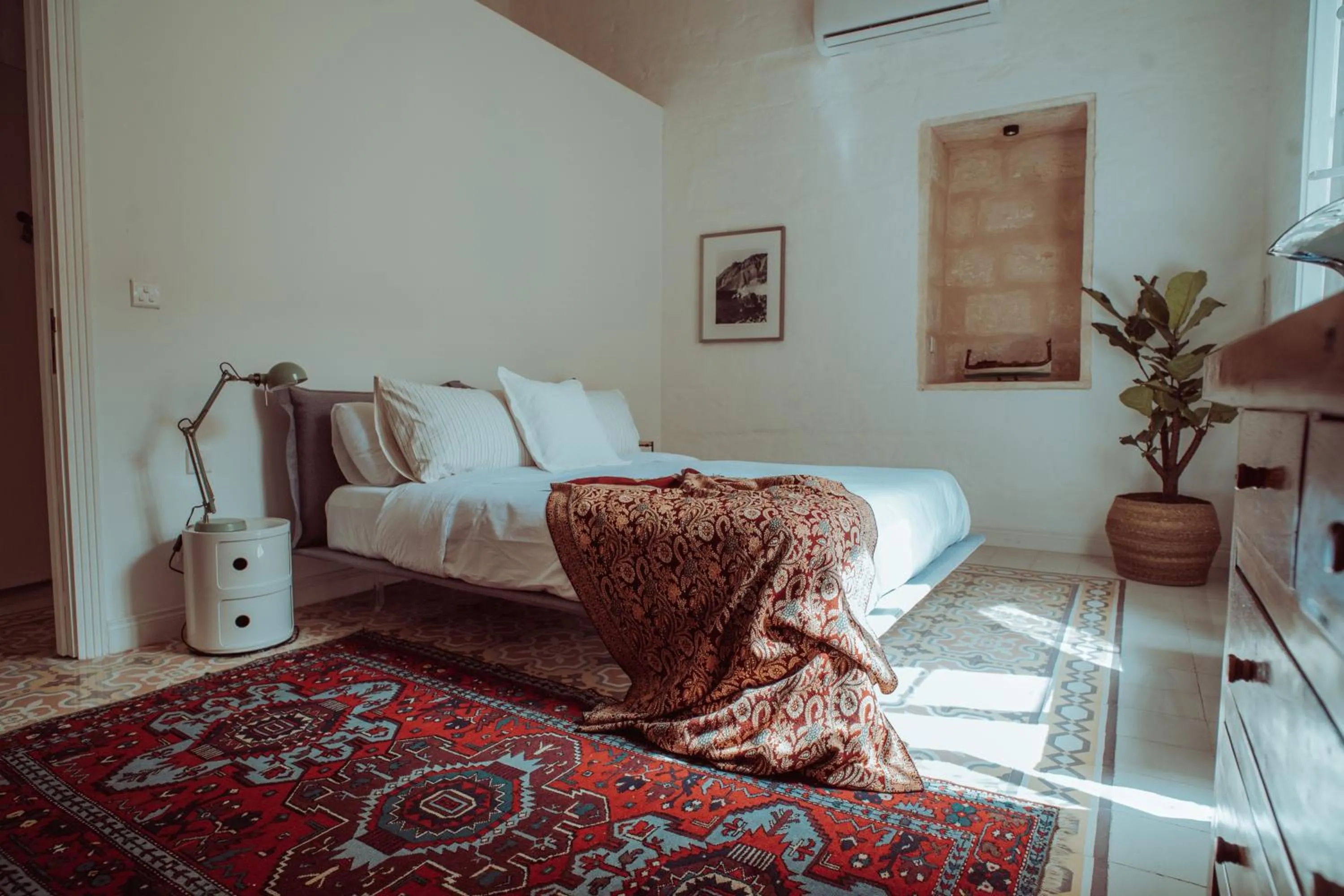 Bed in Santa Margerita Palazzino Apartment