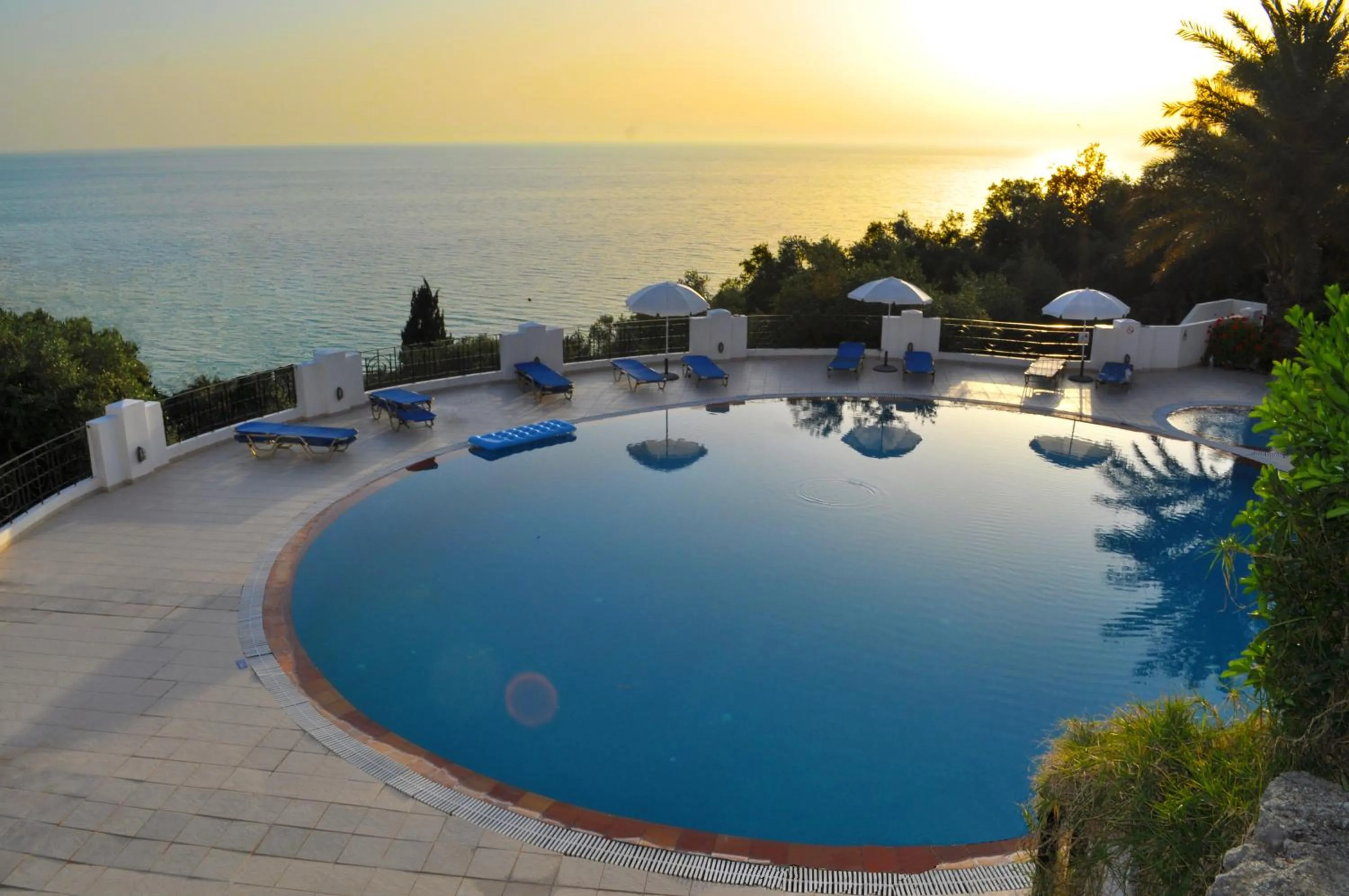 Beautiful Holiday Apartments Maria with amazing pool - Agios Gordios Beach