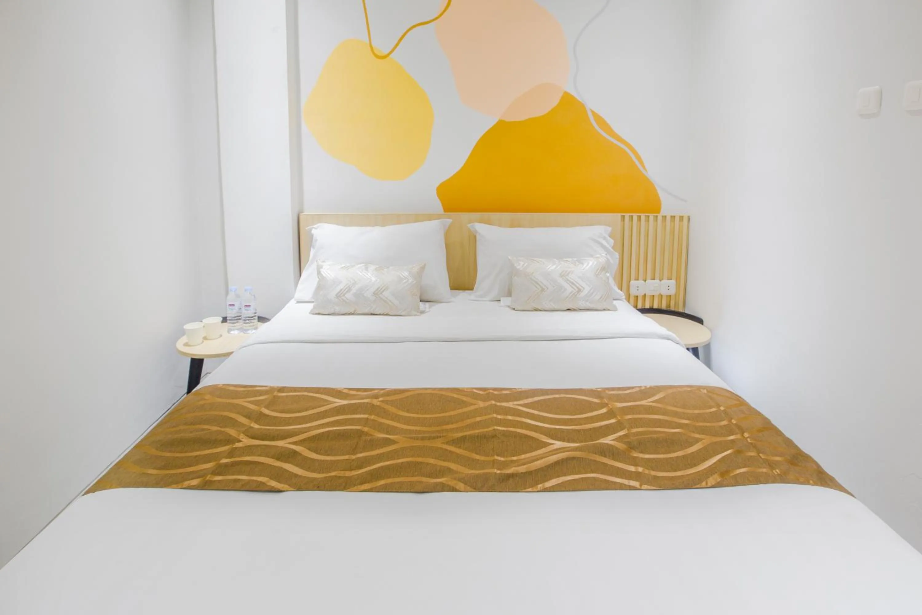 Bedroom, Bed in Genio Inn - MANTOS