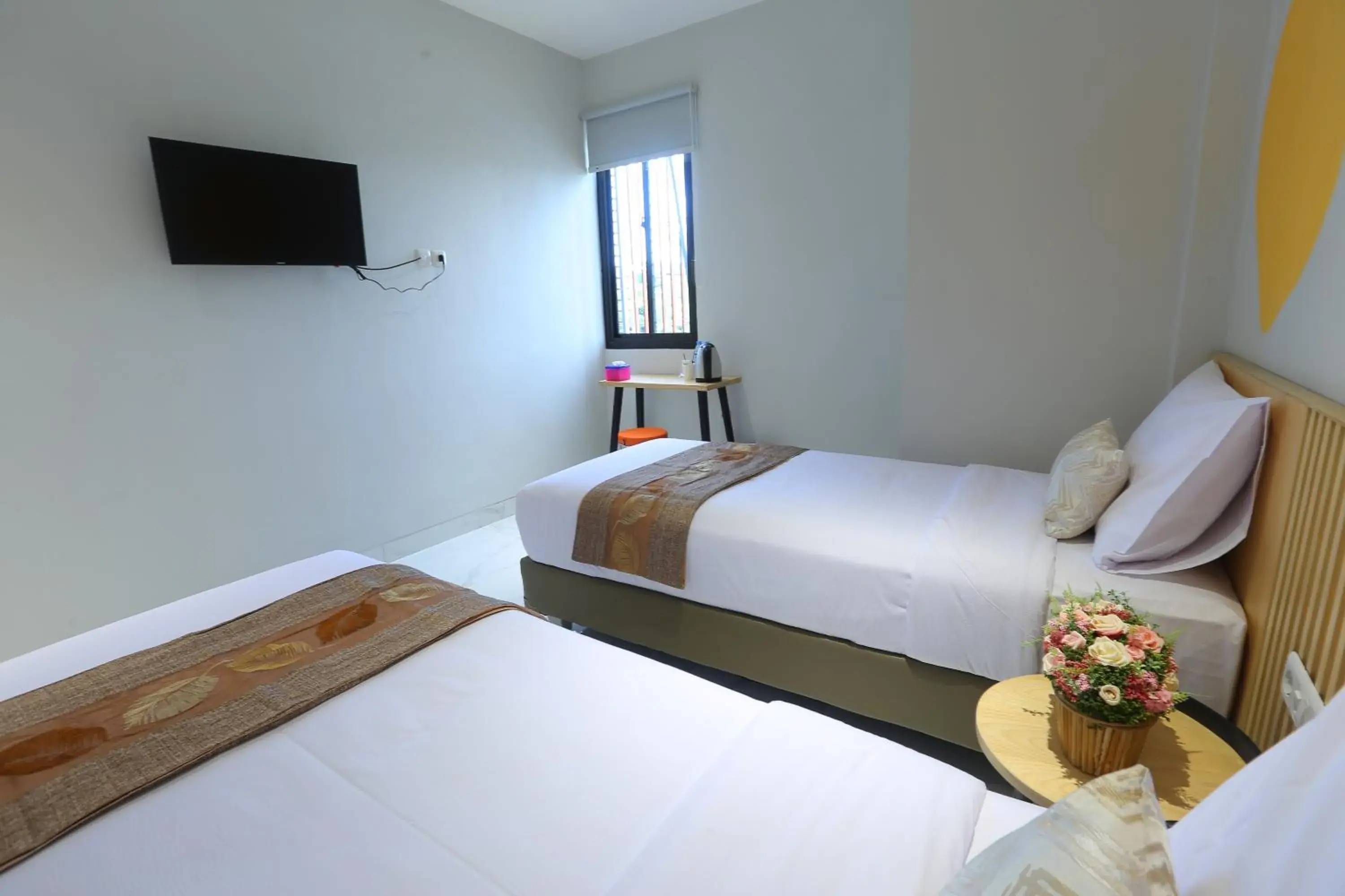 City view, Bed in Genio Inn - MANTOS City view, Bed in Genio Inn - MANTOS