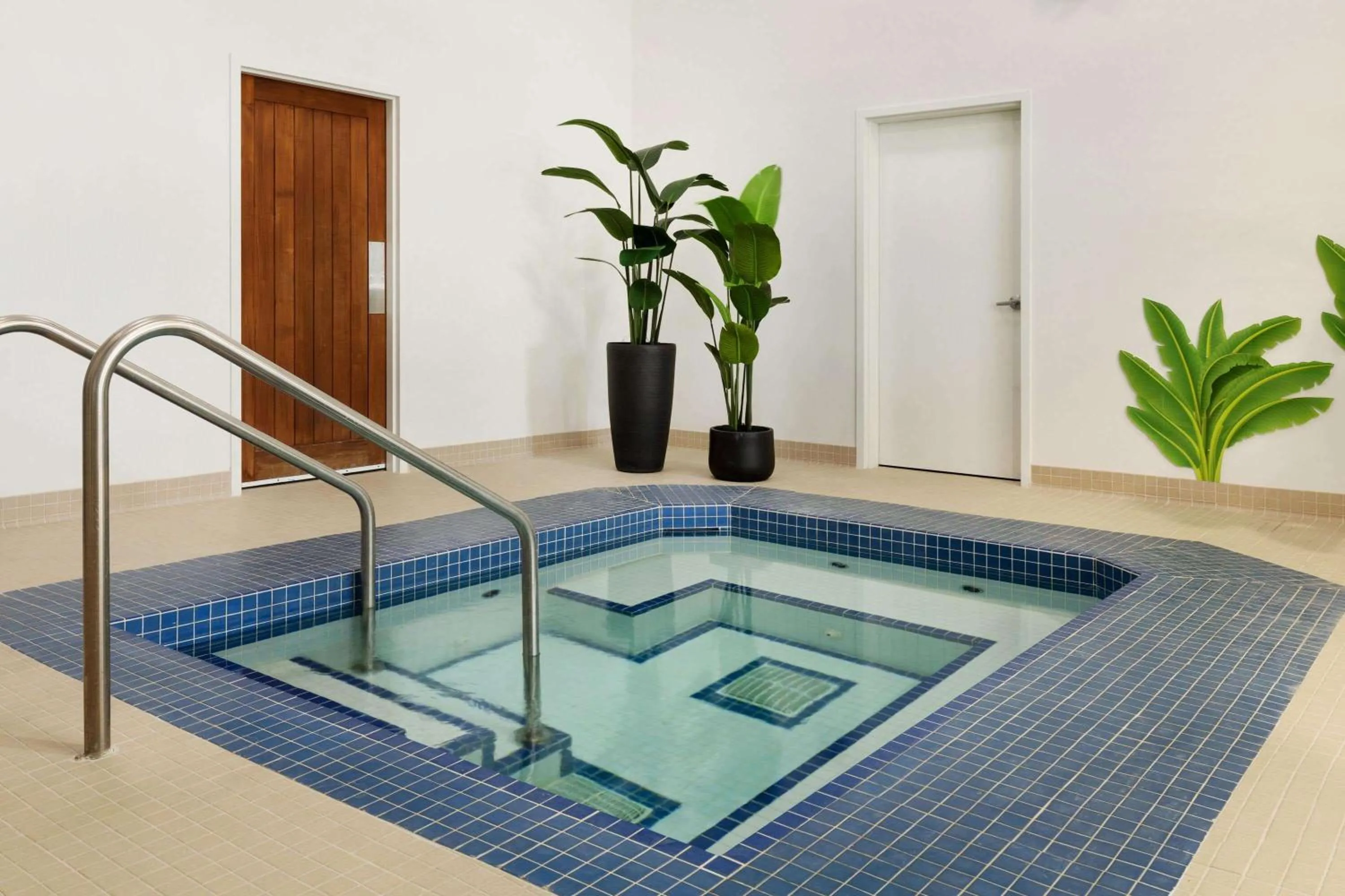 Hot Tub in Microtel Inn and Suites by Wyndham Weyburn