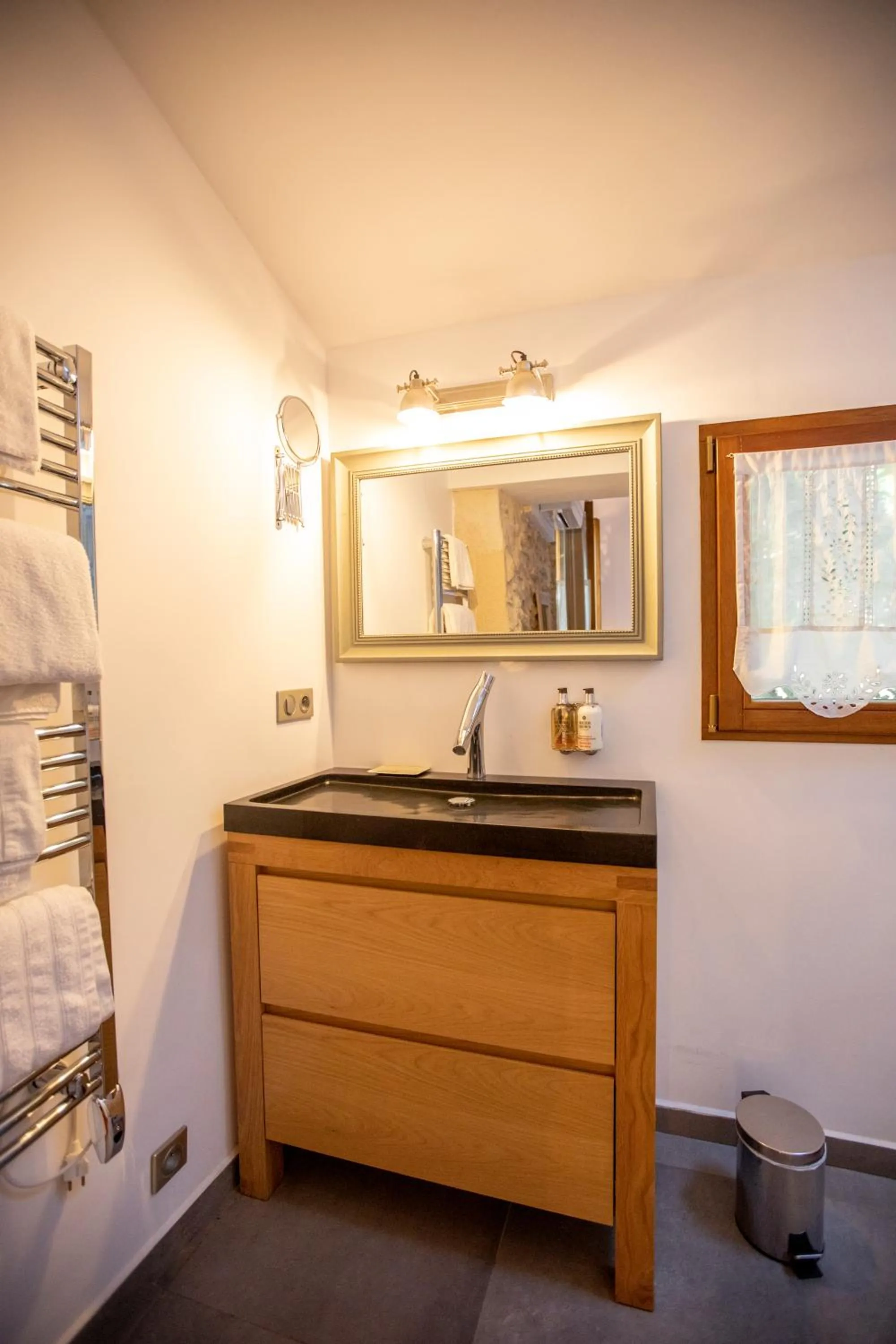 Bathroom in Le Mas des Romarins, FAYENCE