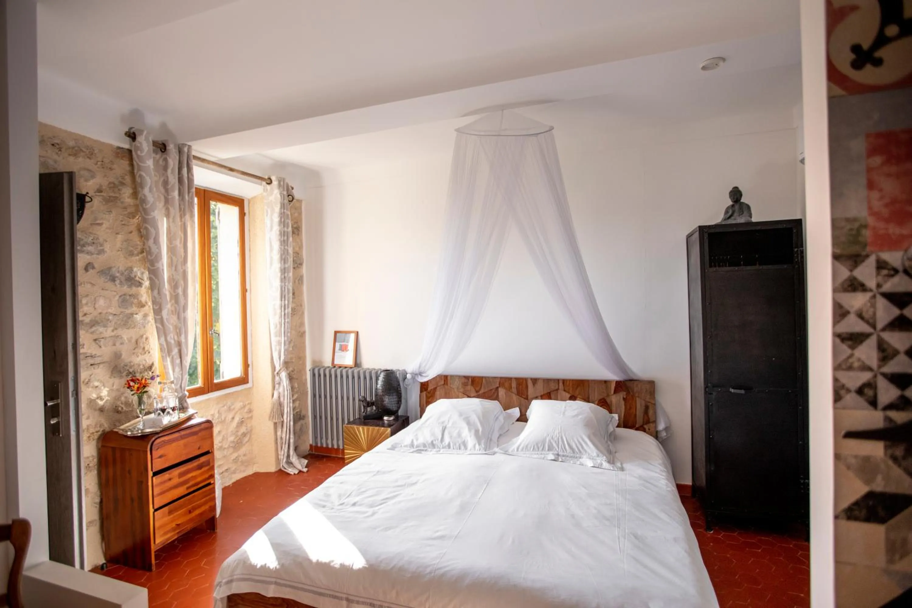 Bed in Le Mas des Romarins, FAYENCE