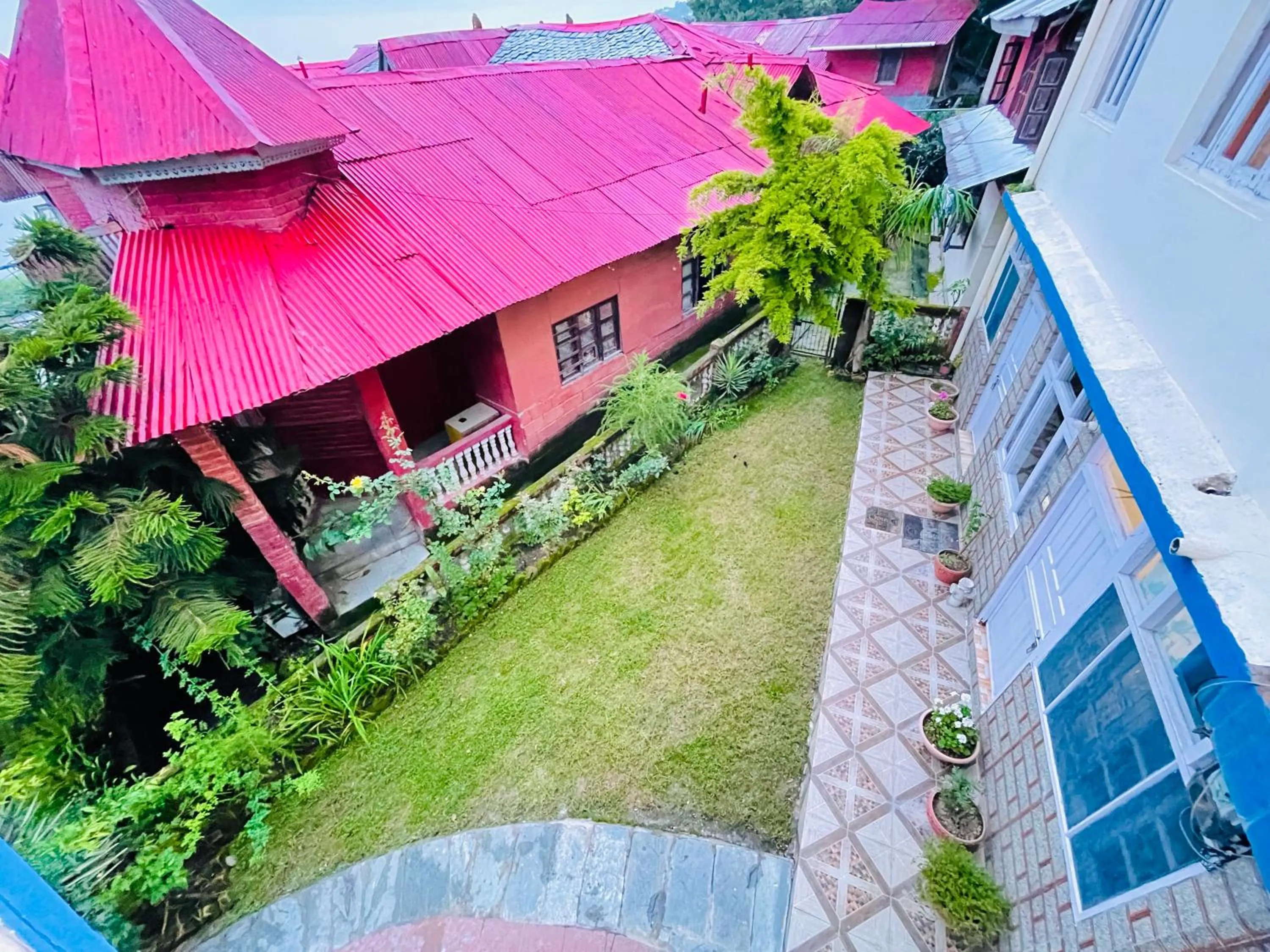 Garden in Grand view lodge and Restaurant Dharamshala - Partial Prepayment required to confirm booking