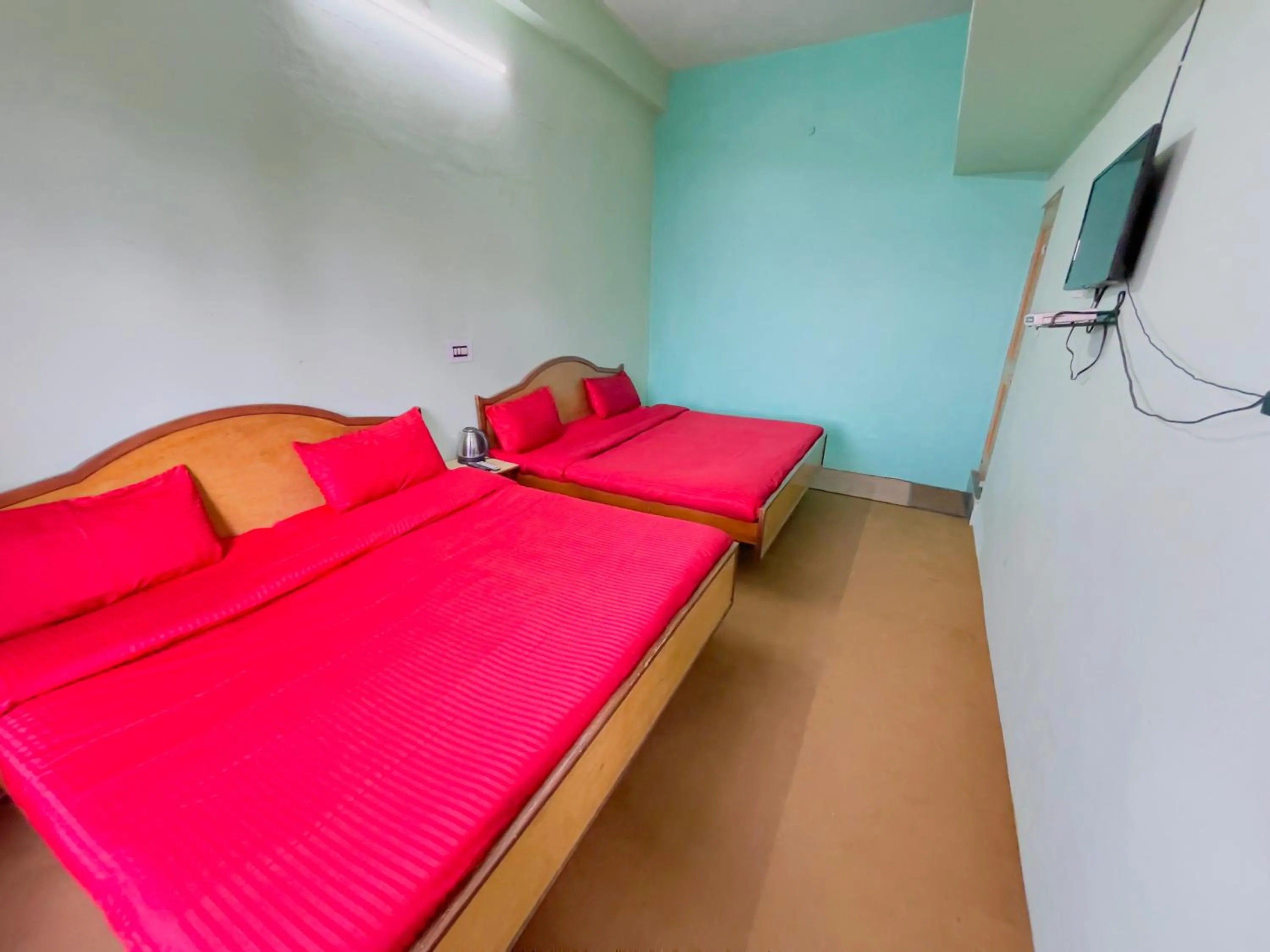 Bed in Grand view lodge and Restaurant Dharamshala - Partial Prepayment required to confirm booking