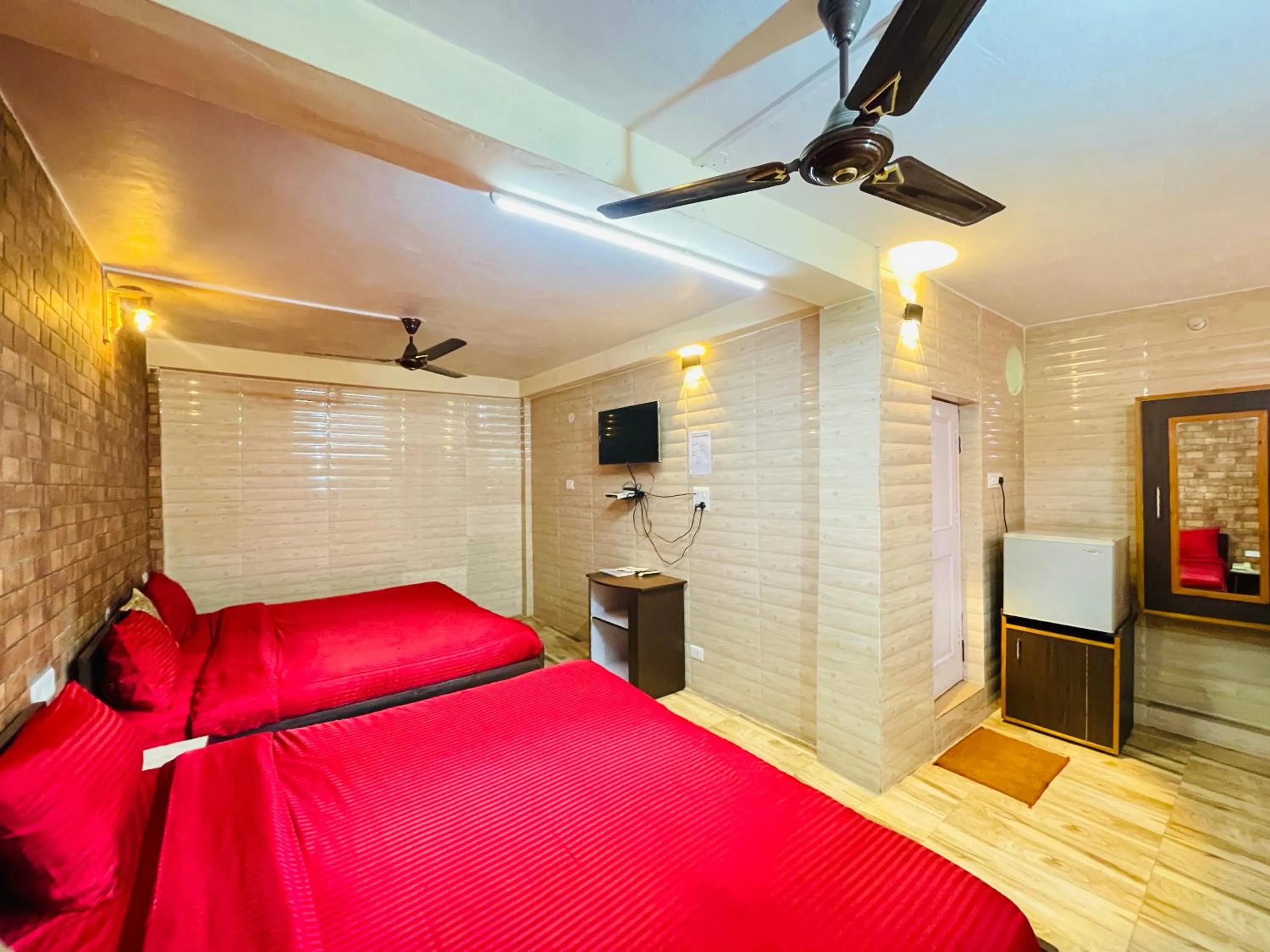 Bed in Grand view lodge and Restaurant Dharamshala - Partial Prepayment required to confirm booking