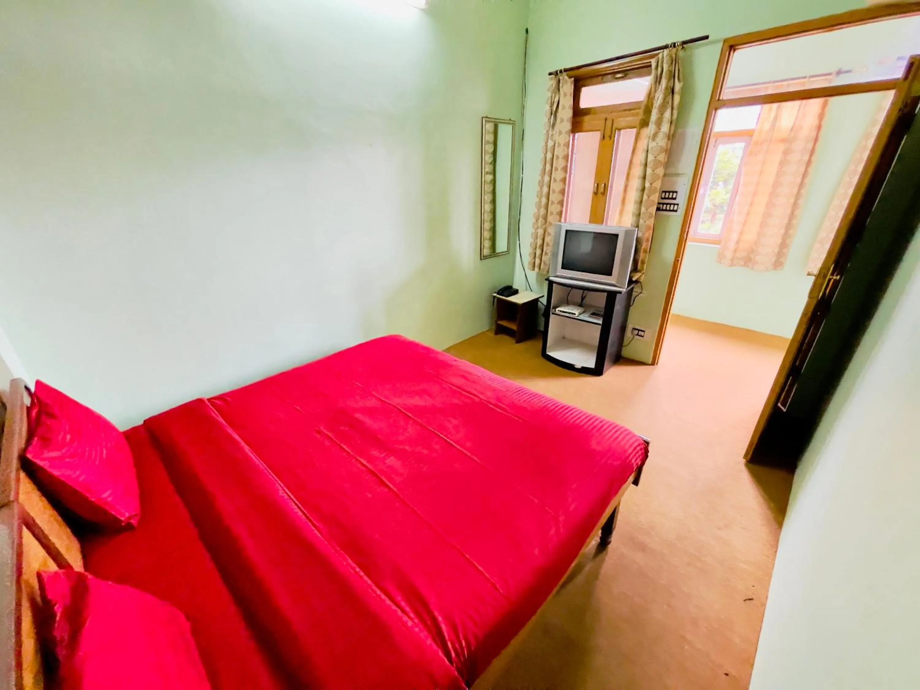 Bed in Grand view lodge and Restaurant Dharamshala - Partial Prepayment required to confirm booking