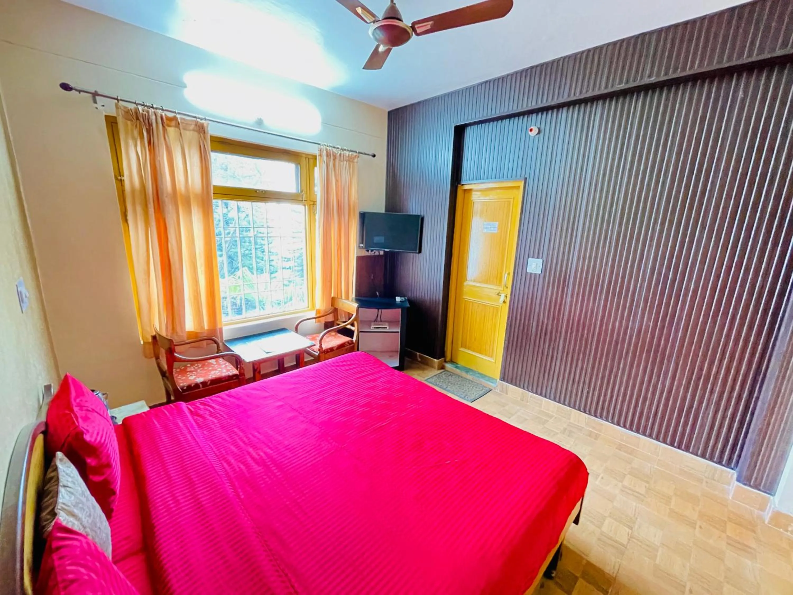 Bed in Grand view lodge and Restaurant Dharamshala - Partial Prepayment required to confirm booking