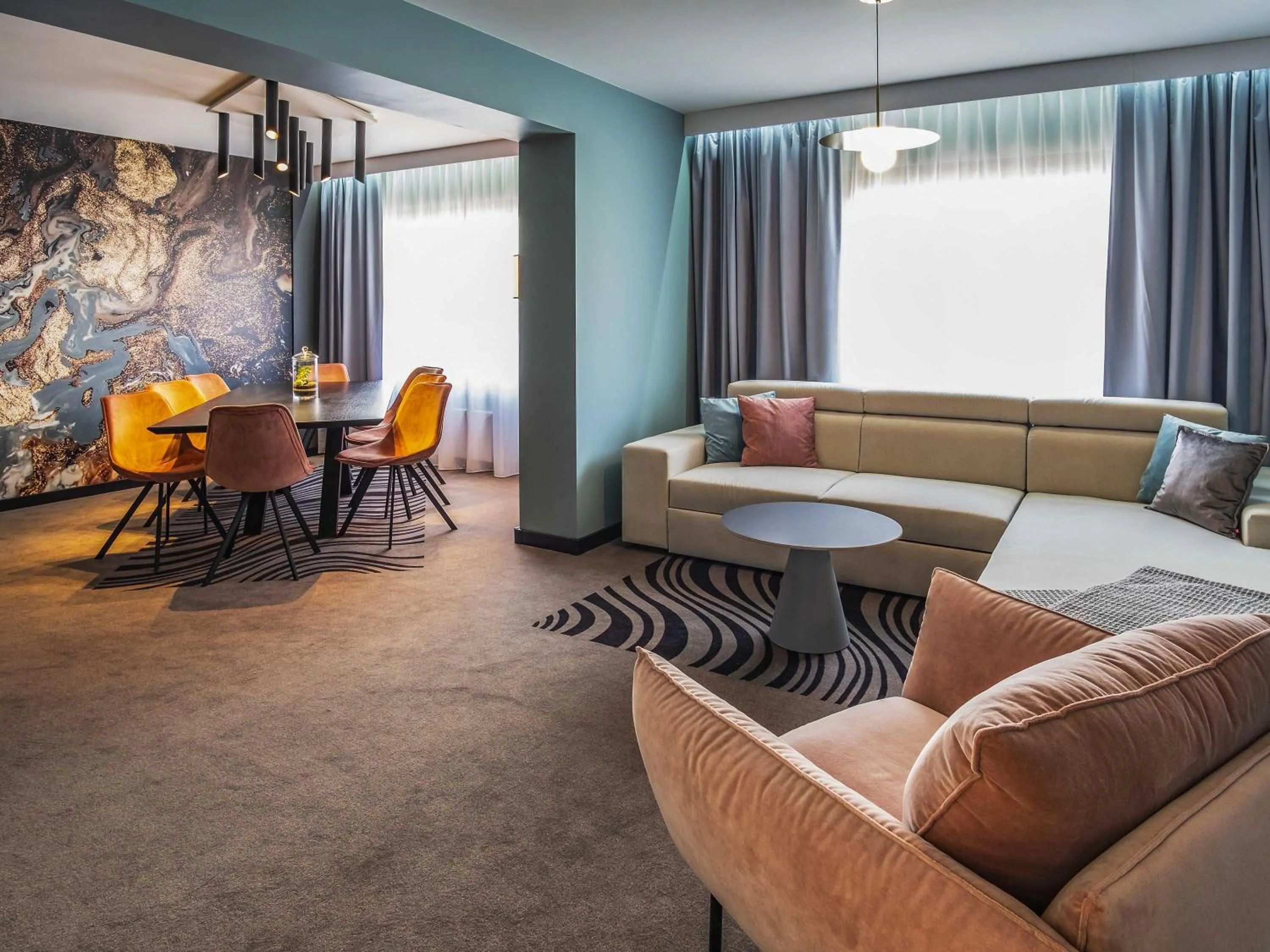 Photo of the whole room in Novotel Katowice Centrum