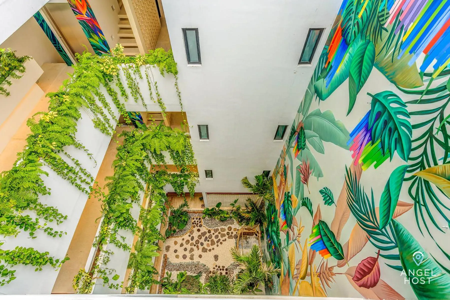 Garden view in Chic Condotel with Roof Pool 10-Min Walk to Beach