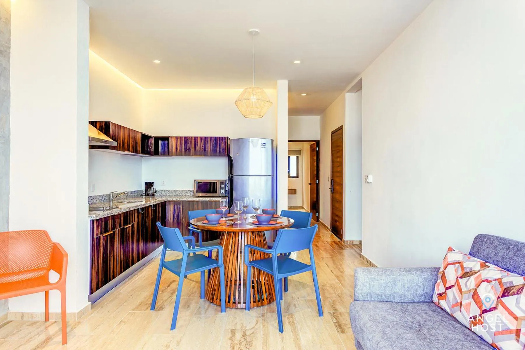 Kitchen or kitchenette in Chic Condotel with Roof Pool 10-Min Walk to Beach