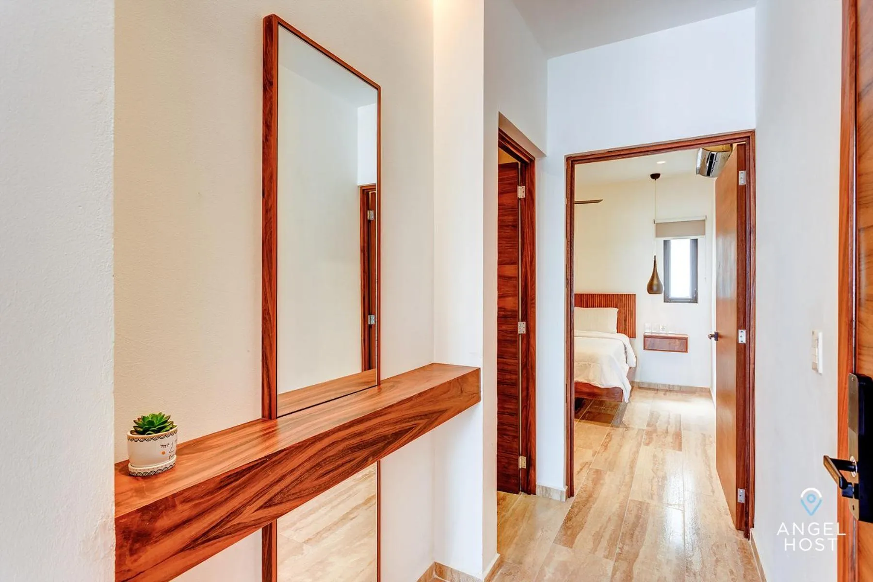 Bed in Chic Condotel with Roof Pool 10-Min Walk to Beach