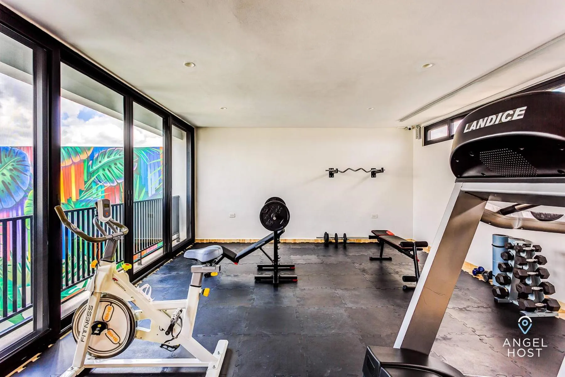 Fitness centre/facilities in Chic Condotel with Roof Pool 10-Min Walk to Beach
