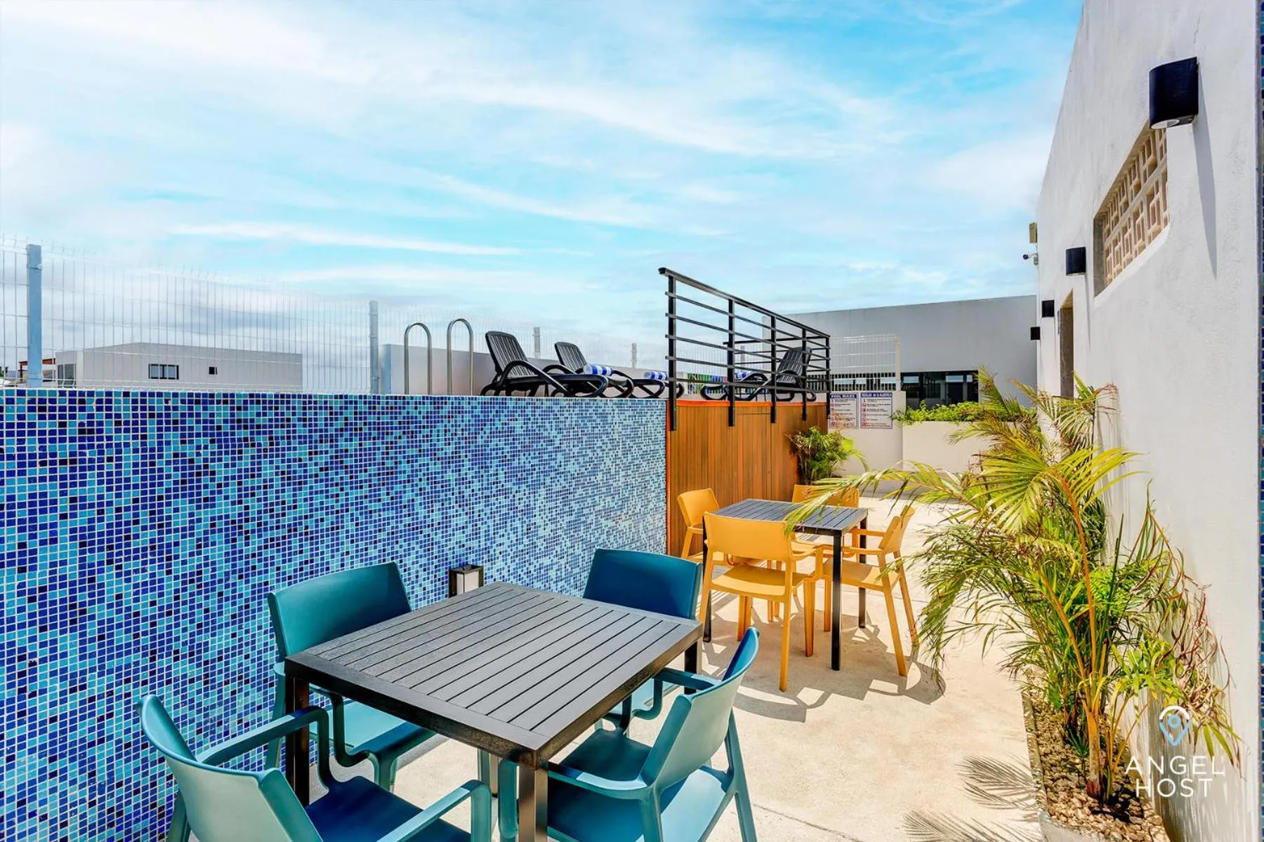 Property building in Chic Condotel with Roof Pool 10-Min Walk to Beach