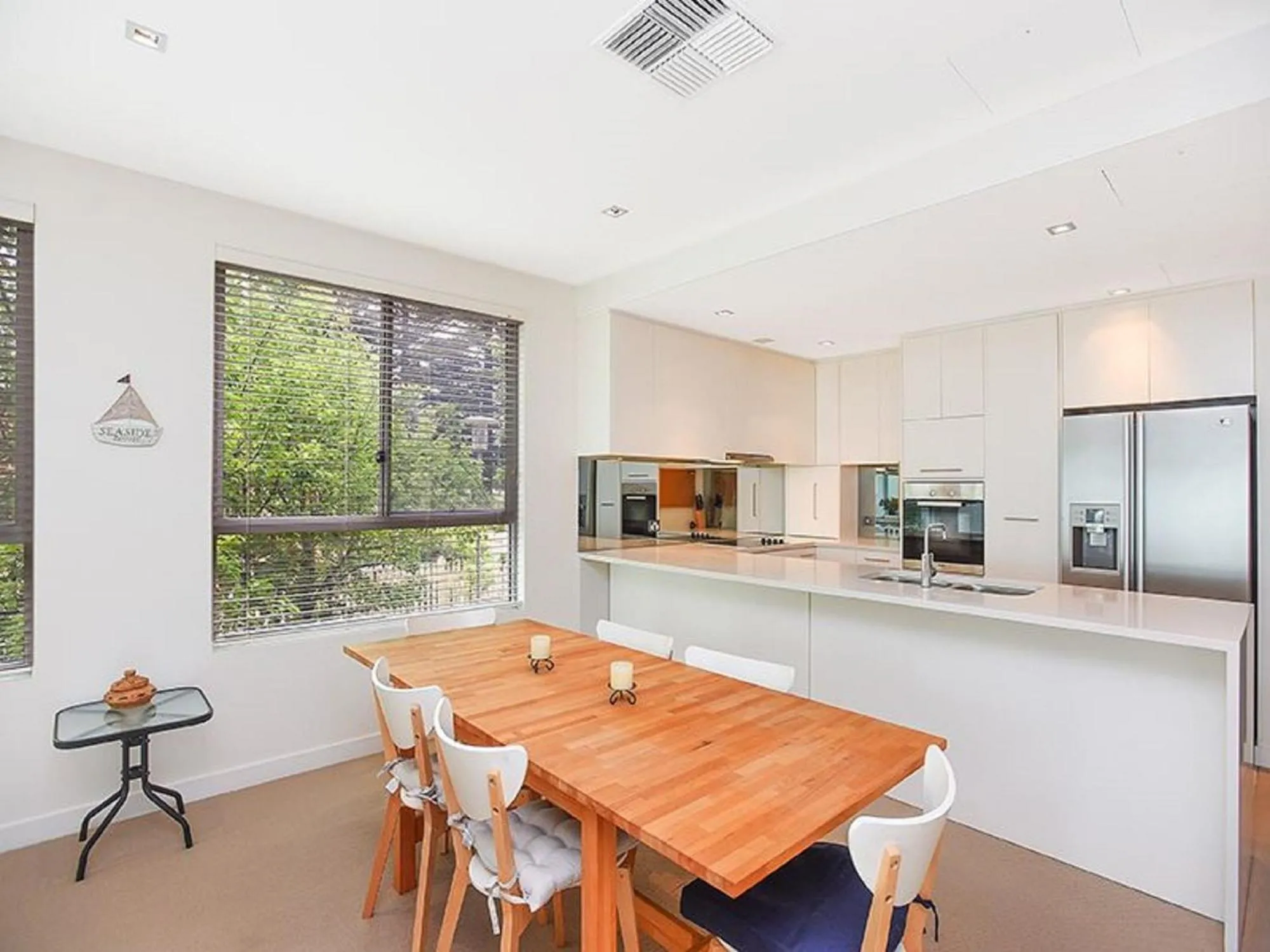 Kitchen or kitchenette in Breeze Beachfront Apartment