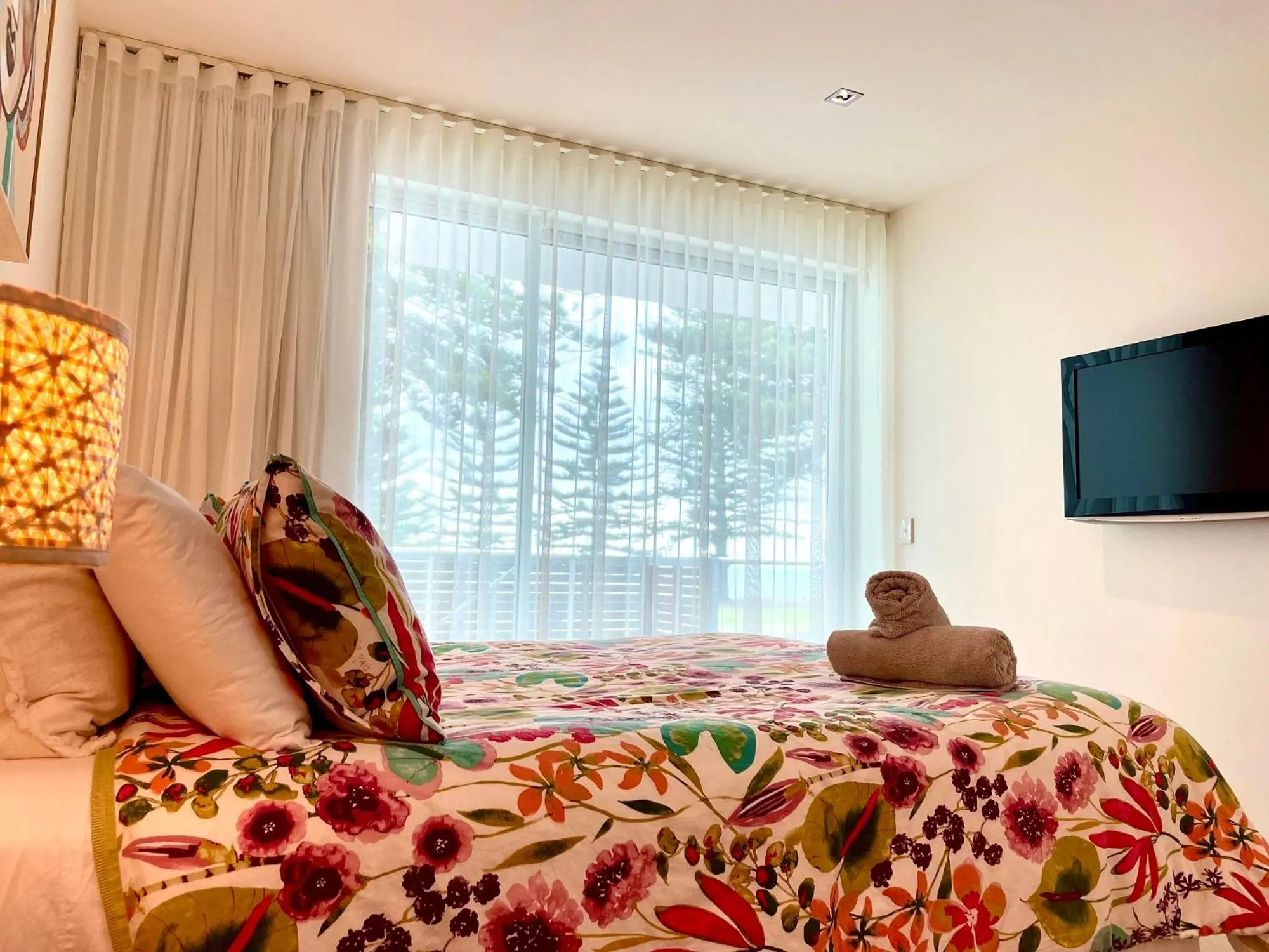 Photo of the whole room, Bed in Breeze Beachfront Apartment