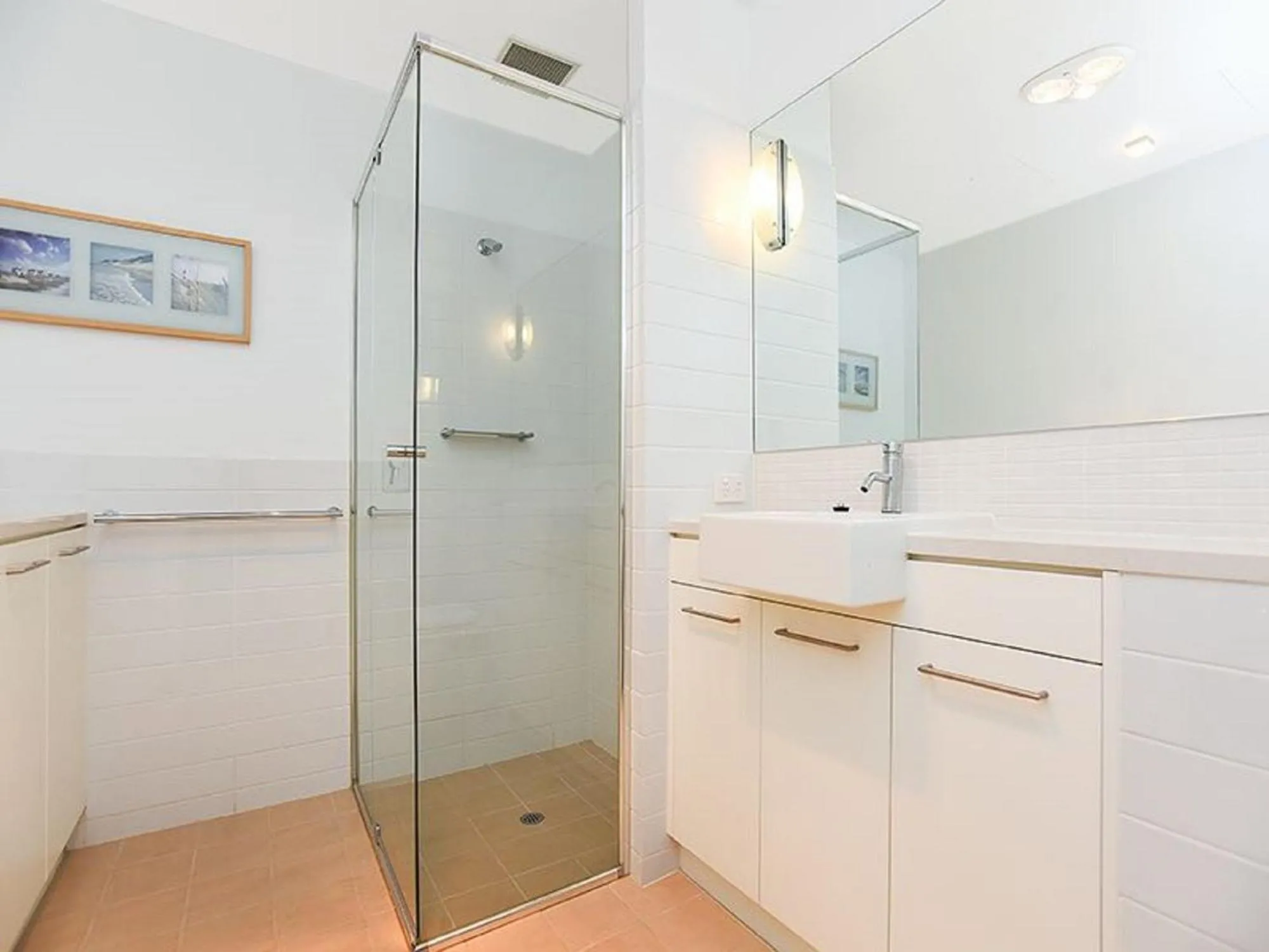 Shower in Breeze Beachfront Apartment