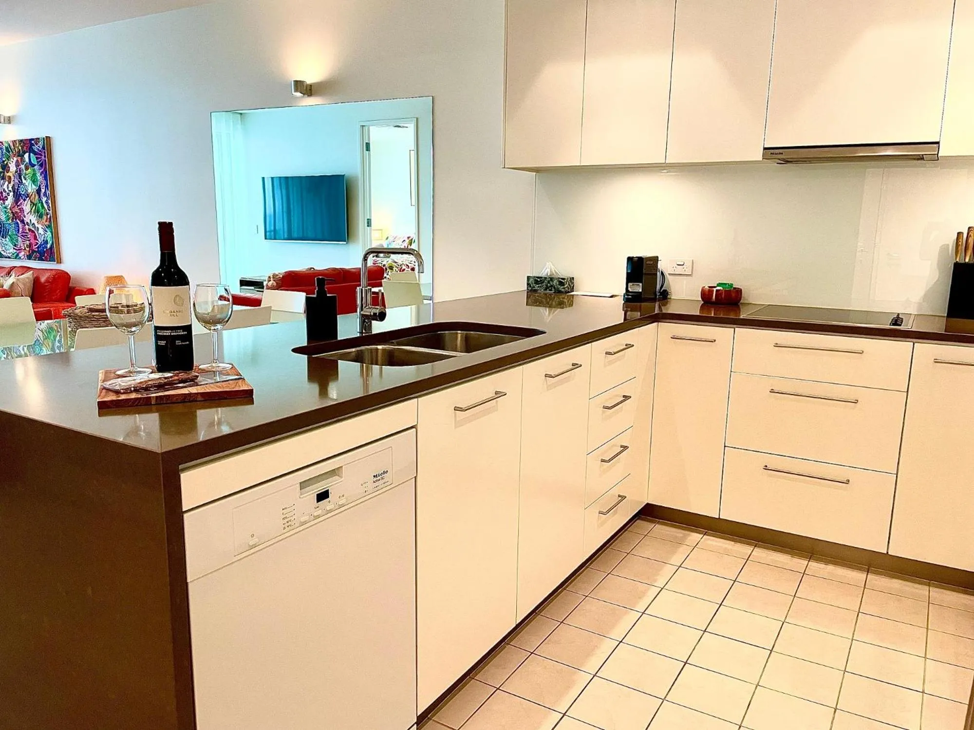 Kitchen or kitchenette in Breeze Beachfront Apartment