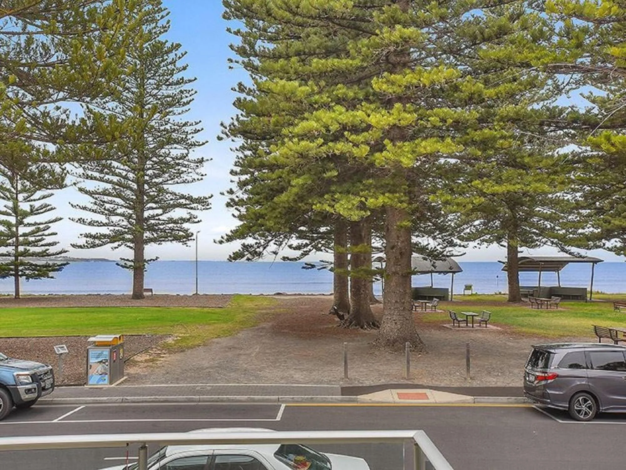 Day in Breeze Beachfront Apartment