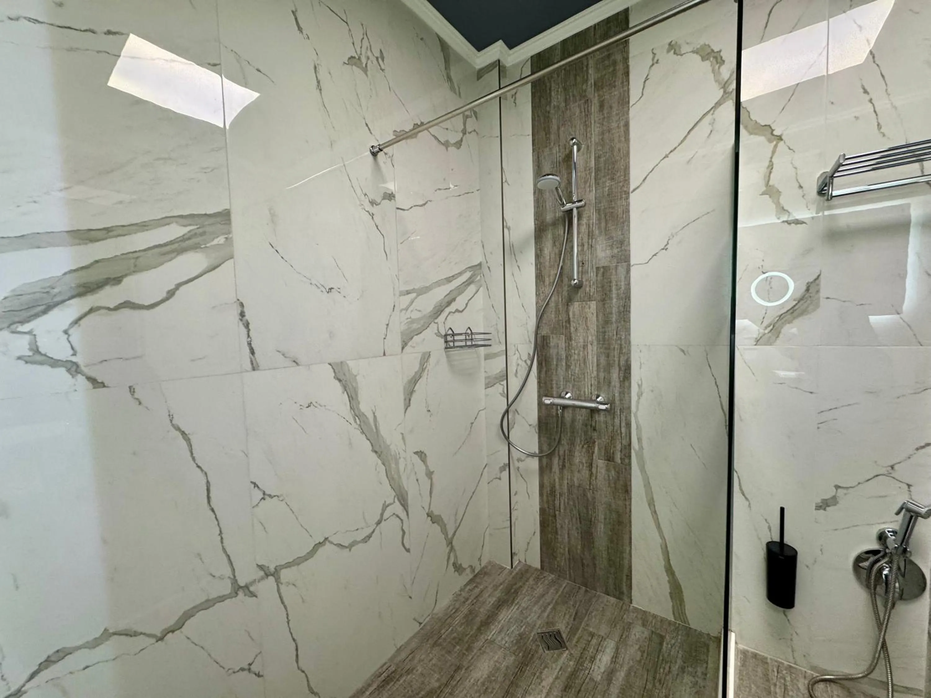 Luxury Apartments Ivon