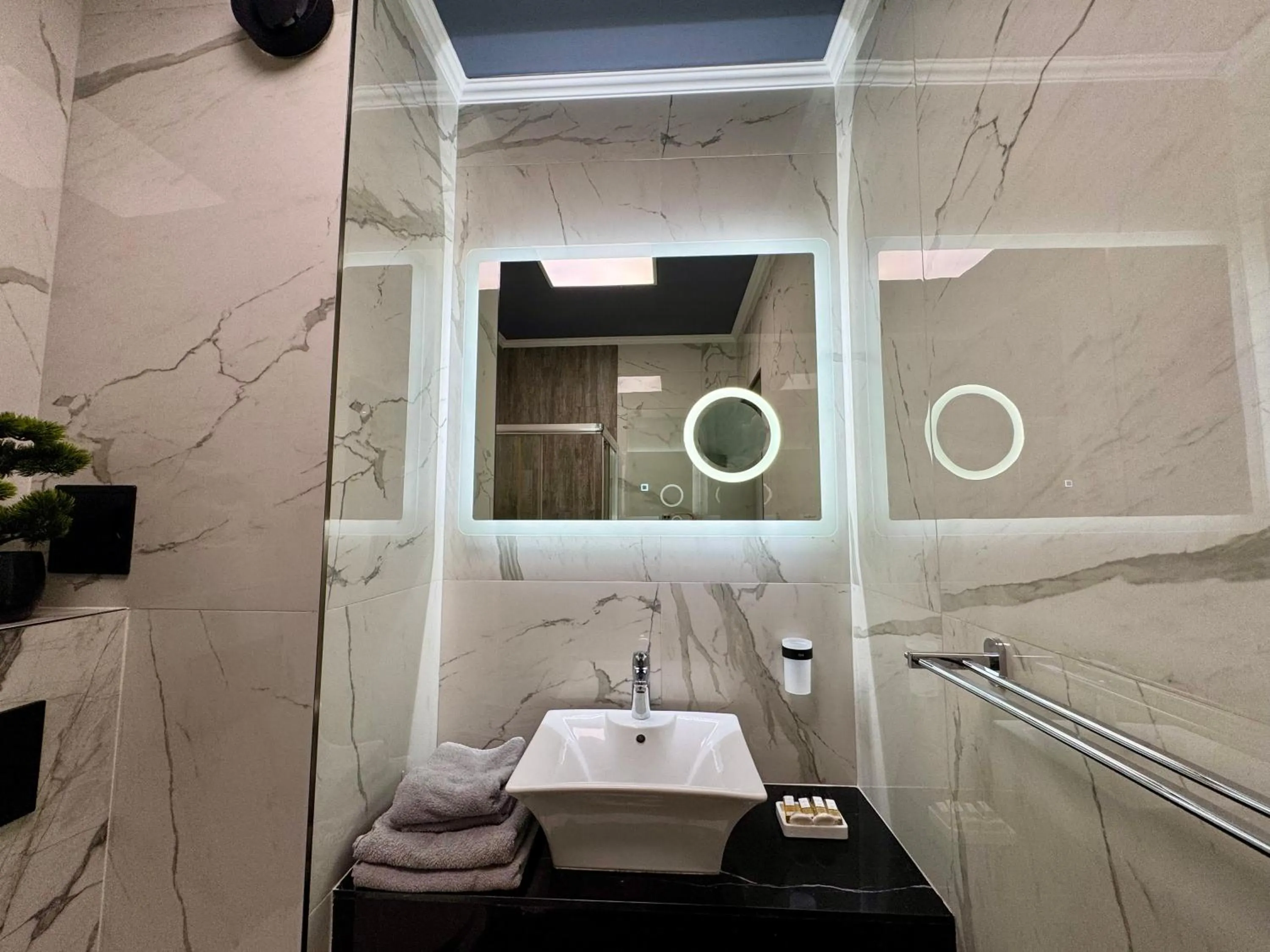 Luxury Apartments Ivon