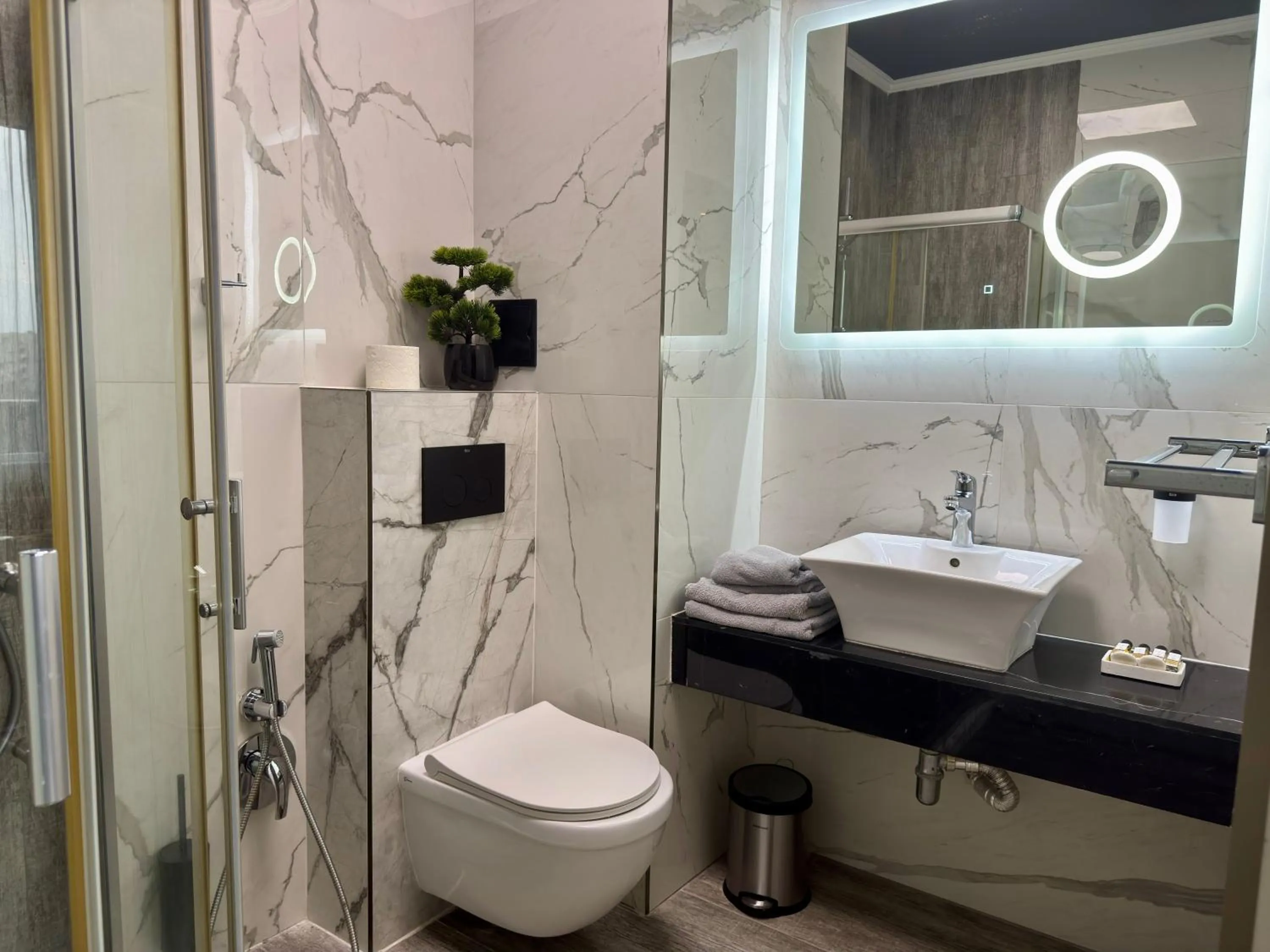 Luxury Apartments Ivon