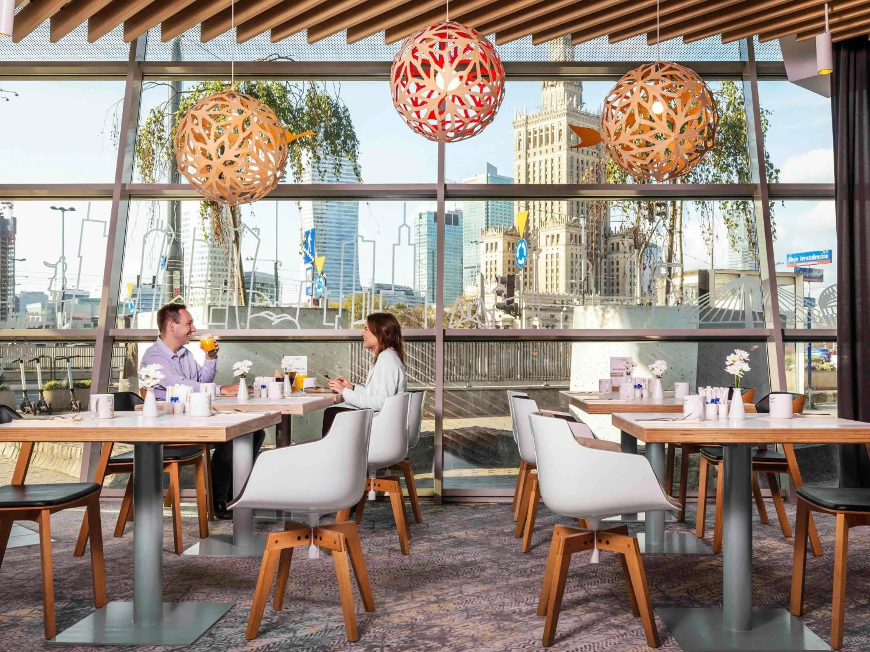 Restaurant/places to eat in Novotel Warszawa Centrum