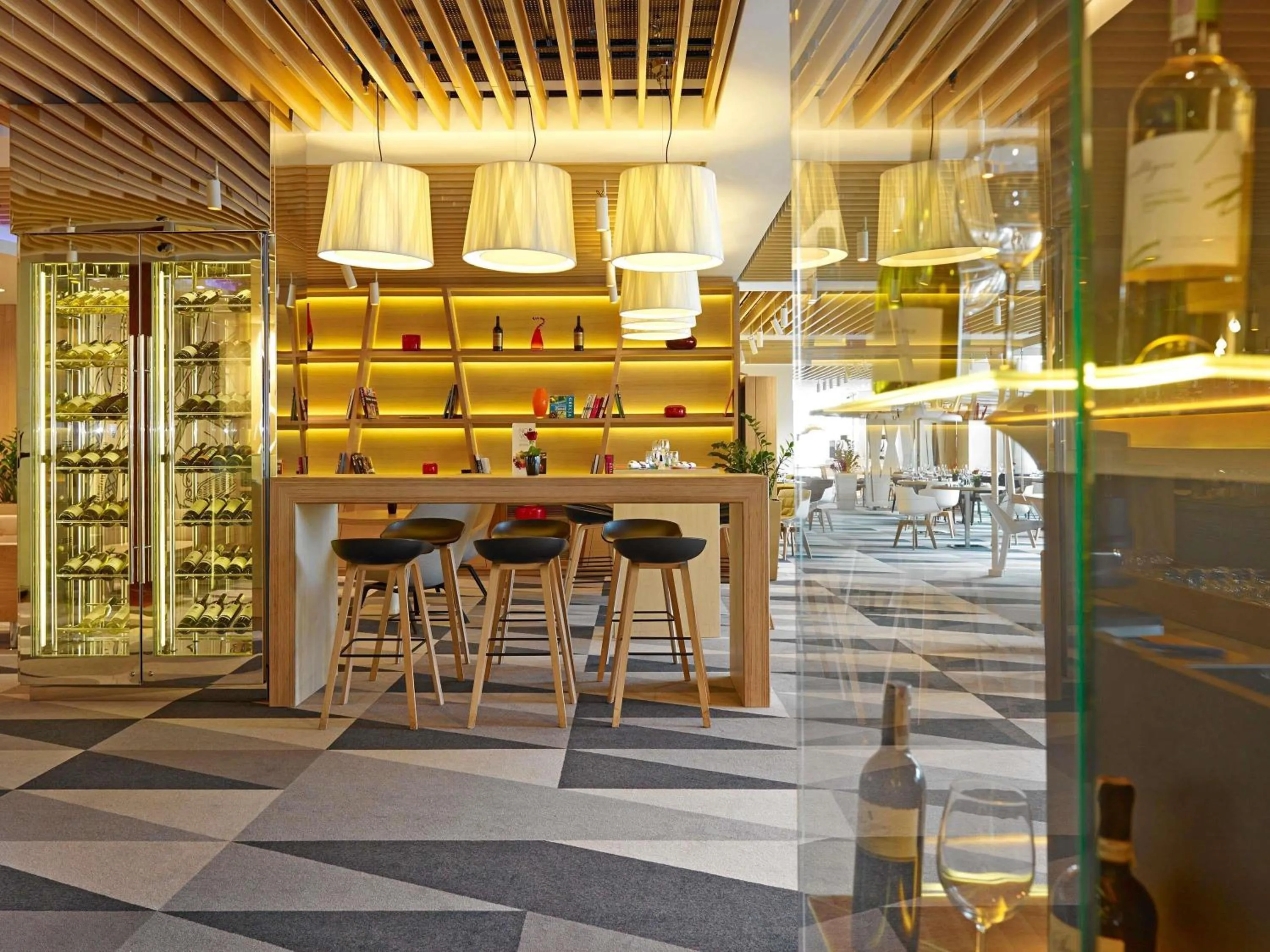 Lounge or bar in Novotel Warszawa Centrum