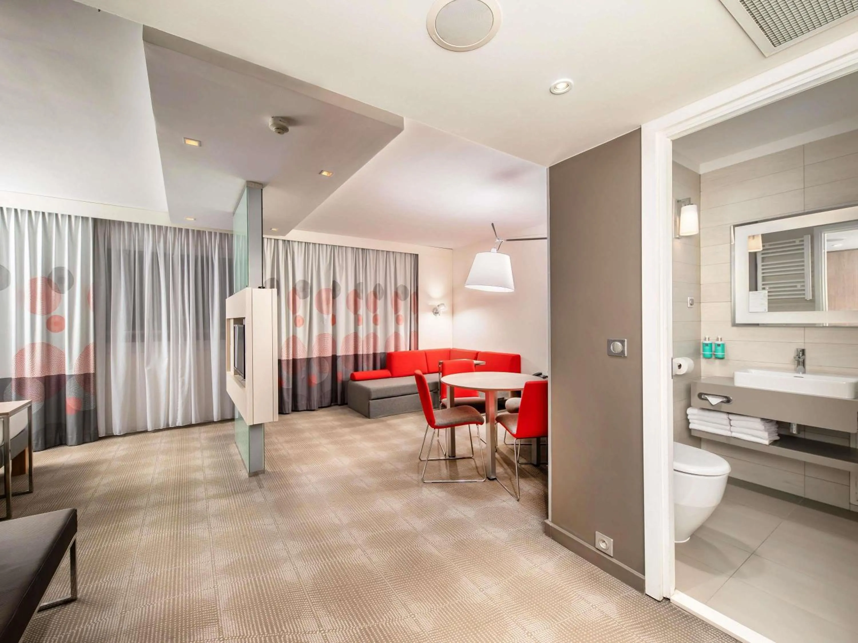 Bedroom, Bed in Novotel Warszawa Centrum