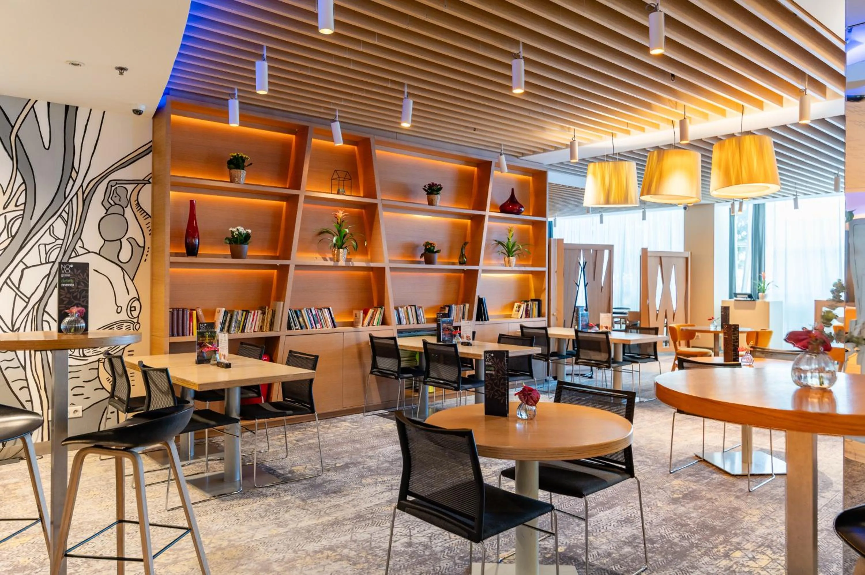 Lounge or bar in Novotel Warszawa Centrum