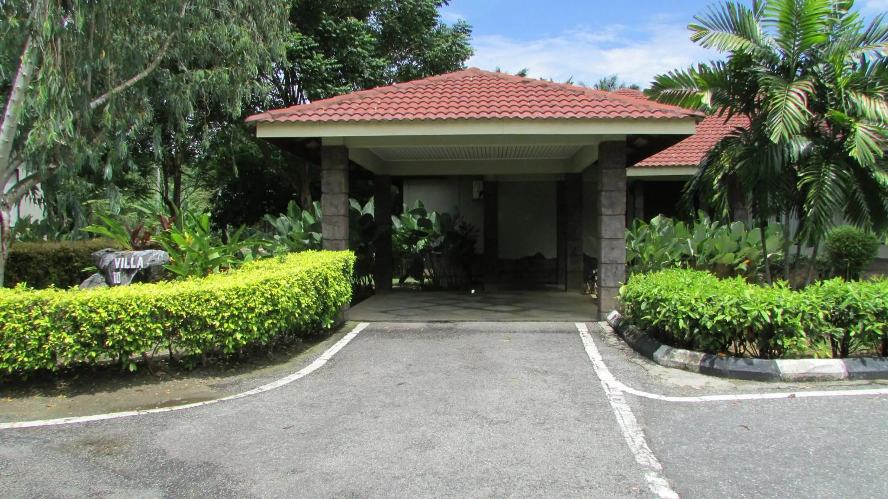 Facade/entrance in Hotel Felda Residence Hot Springs