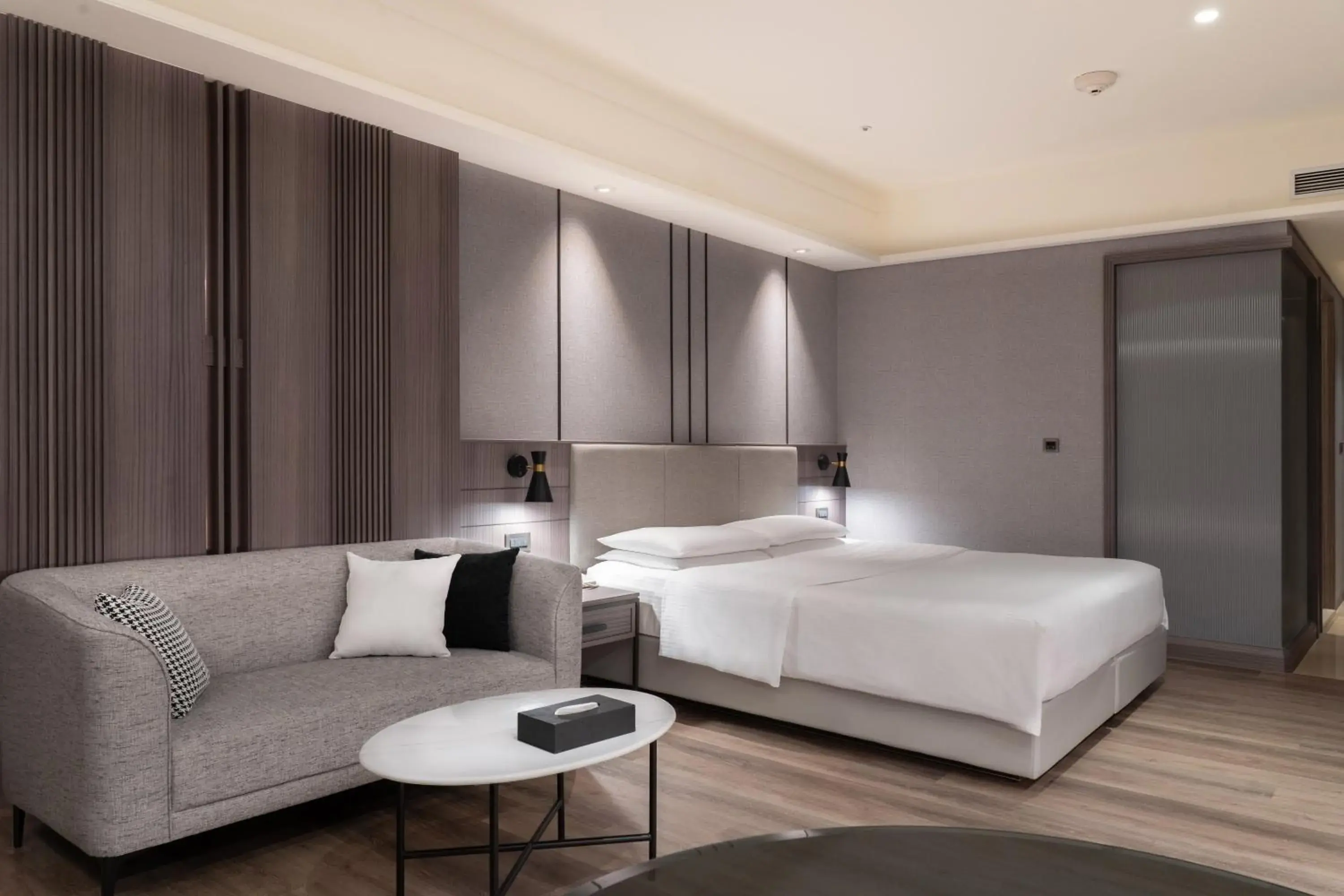 Photo of the whole room, Bed in E-DA Royal Hotel Photo of the whole room, Bed in E-DA Royal Hotel