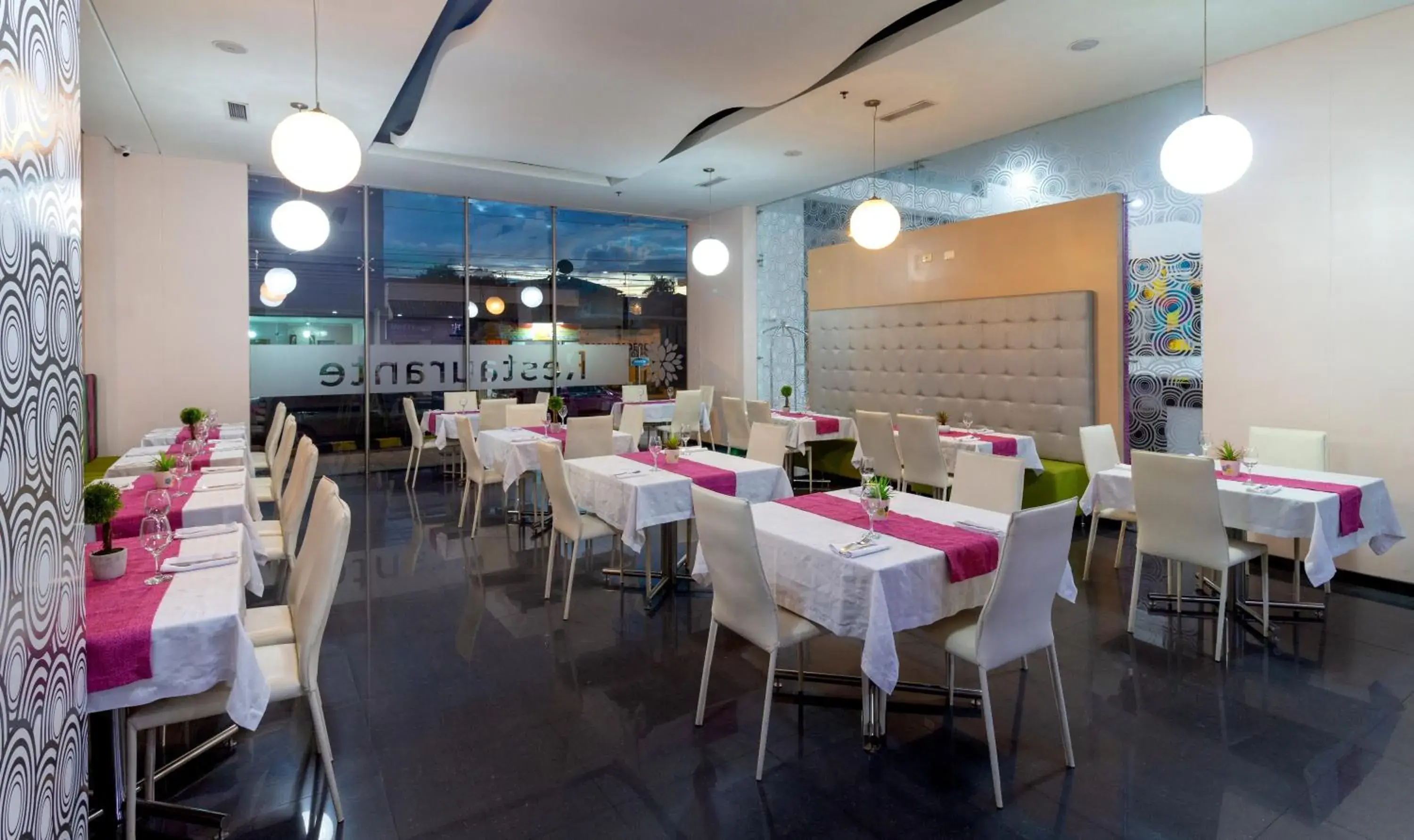 Restaurant/places to eat in Hotel Baroca Restaurant/places to eat in Hotel Baroca