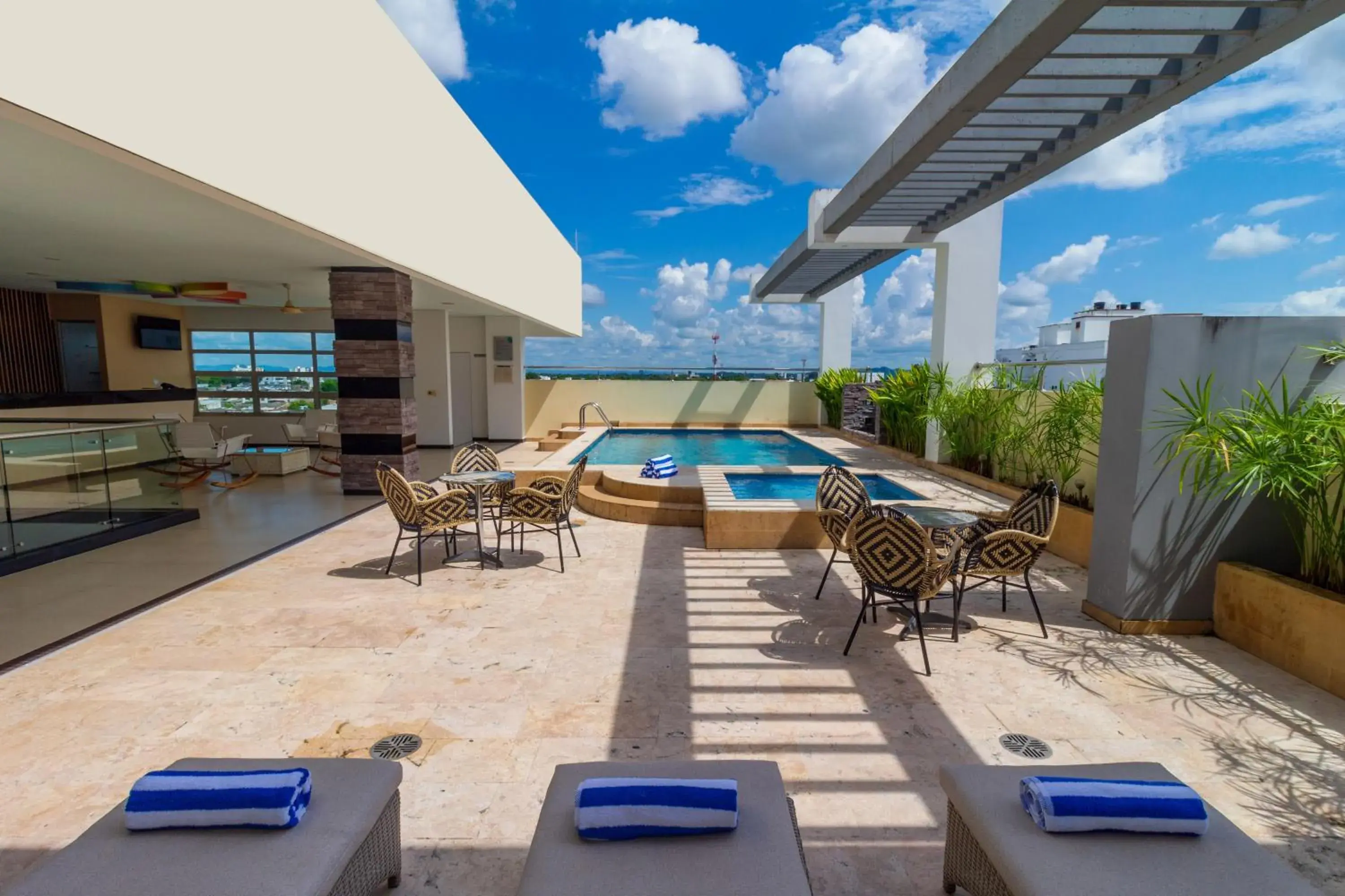 Pool view in Hotel Baroca Pool view in Hotel Baroca