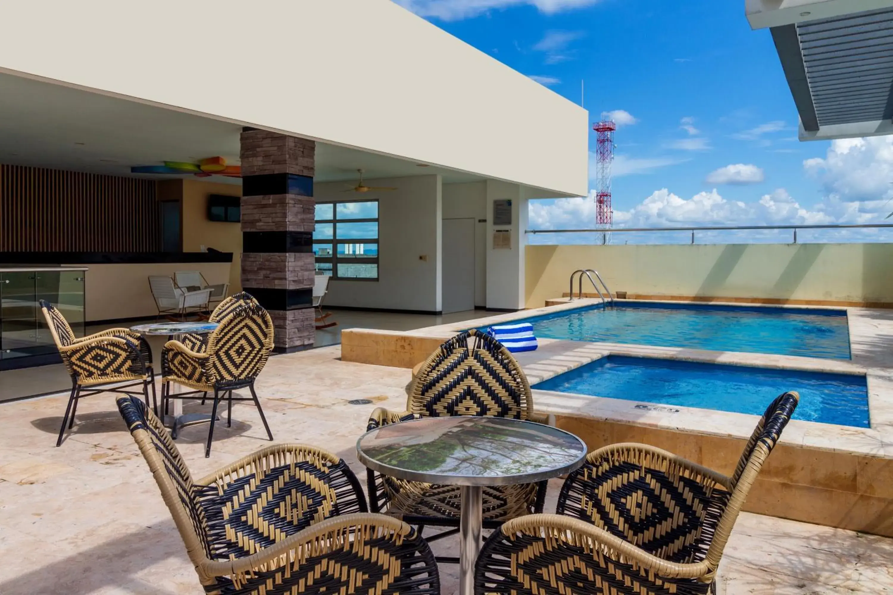 Swimming pool in Hotel Baroca Swimming pool in Hotel Baroca