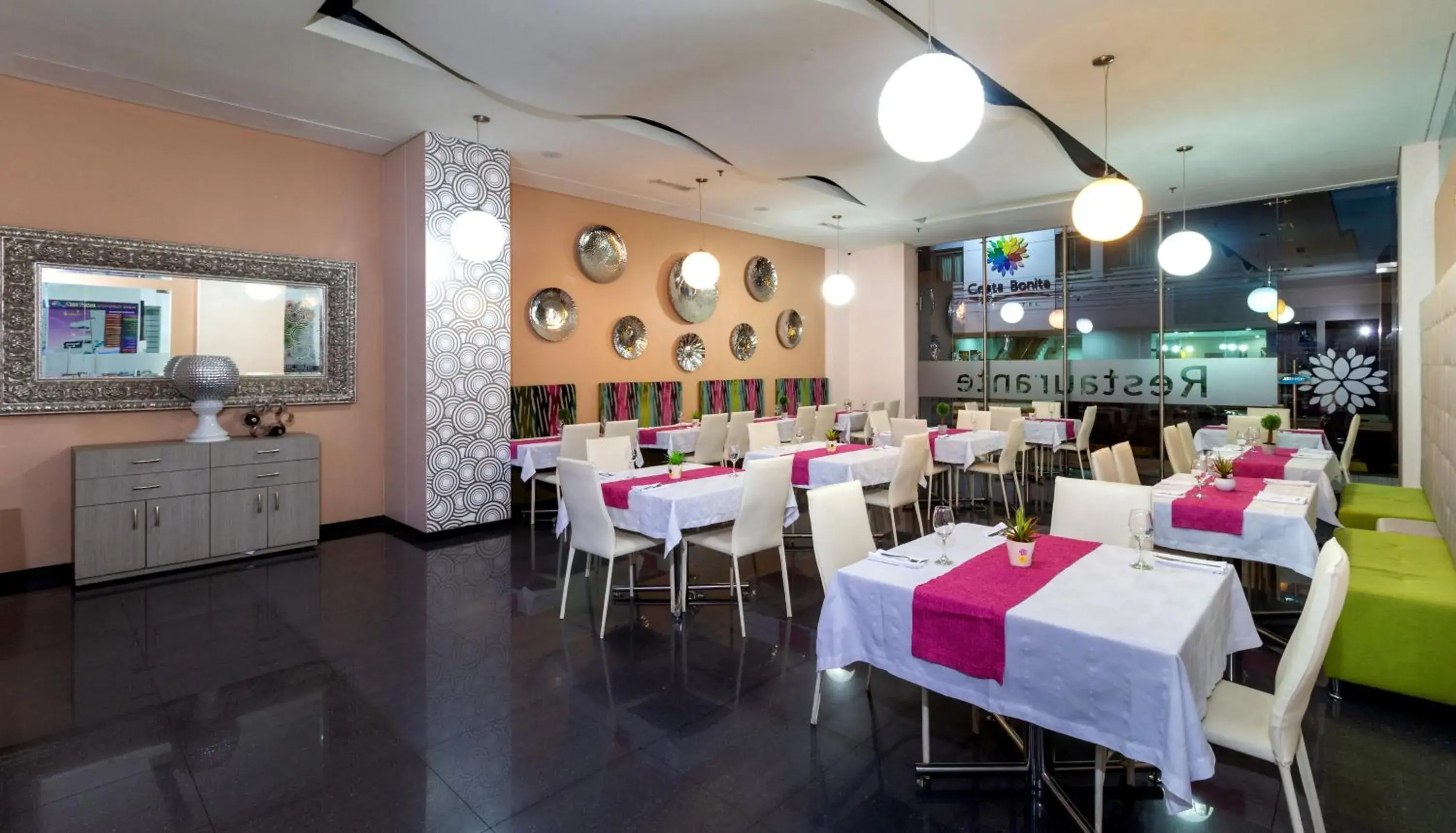 Restaurant/places to eat in Hotel Baroca Restaurant/places to eat in Hotel Baroca