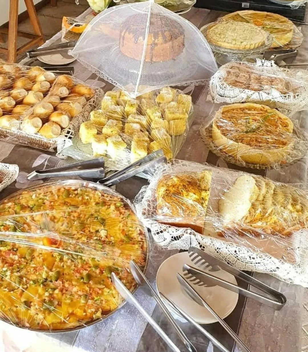 Buffet breakfast in Vista Bela Pousada