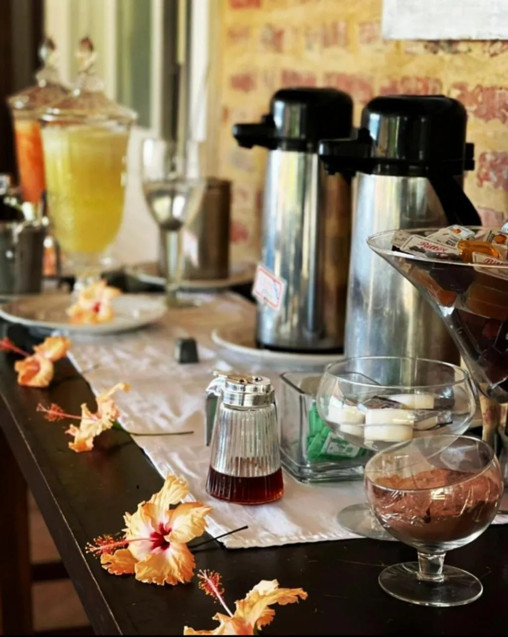 Buffet breakfast in Vista Bela Pousada