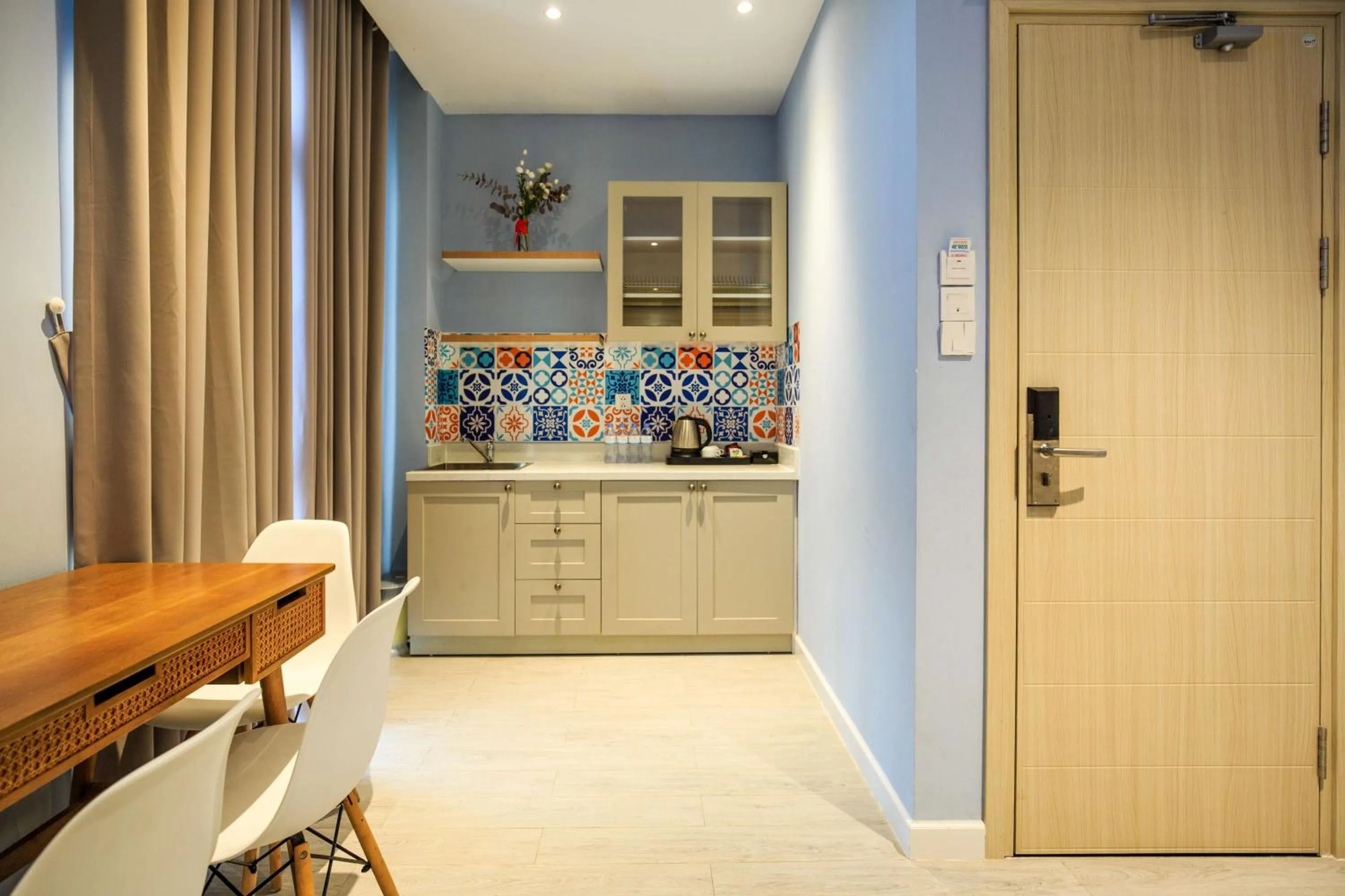 Kitchen or kitchenette in The Bok Hotel Grand World - by GoGo Phú Quốc