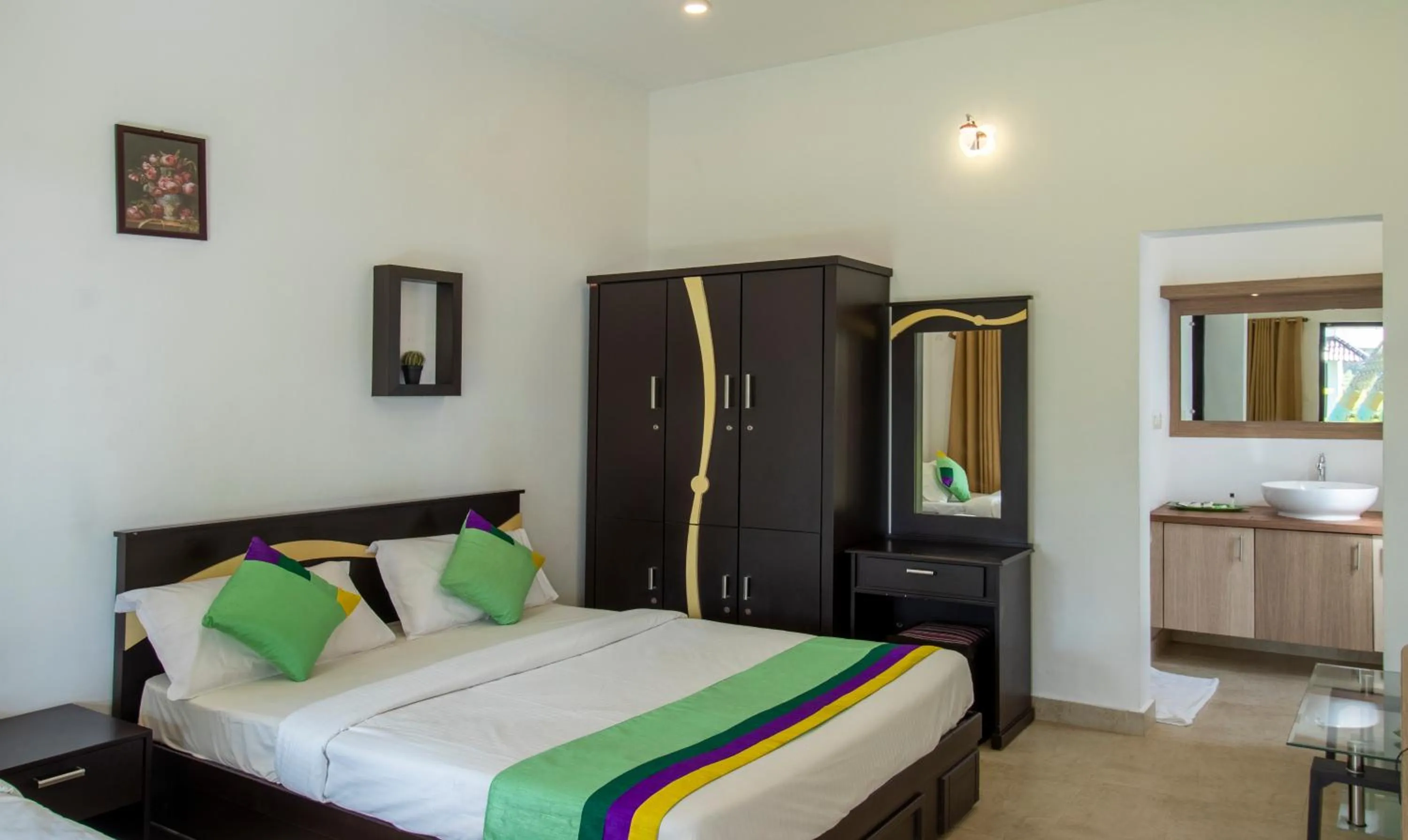 Bedroom, Bed in Treebo Majestic Retreat