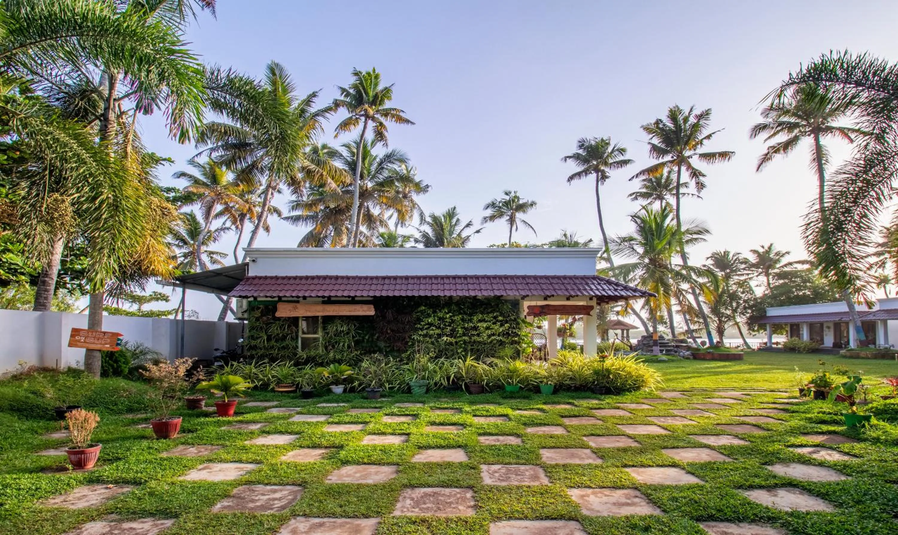 Garden in Treebo Majestic Retreat