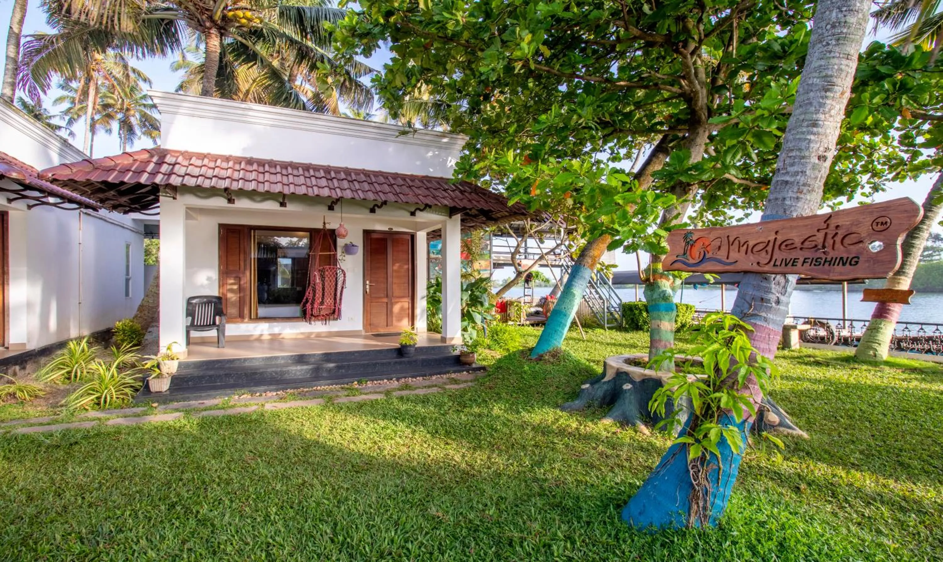 Property building in Treebo Majestic Retreat