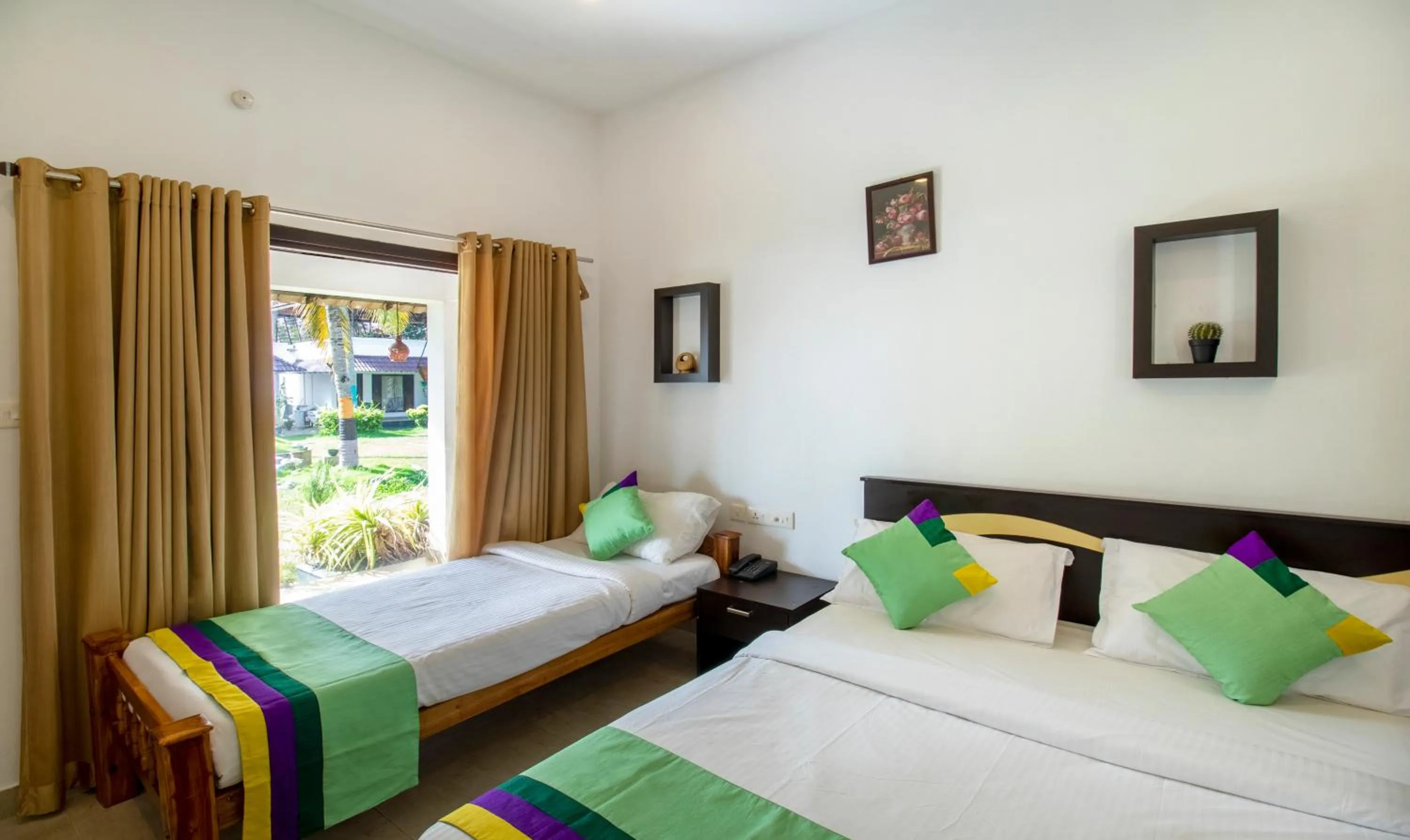 Bedroom, Bed in Treebo Majestic Retreat