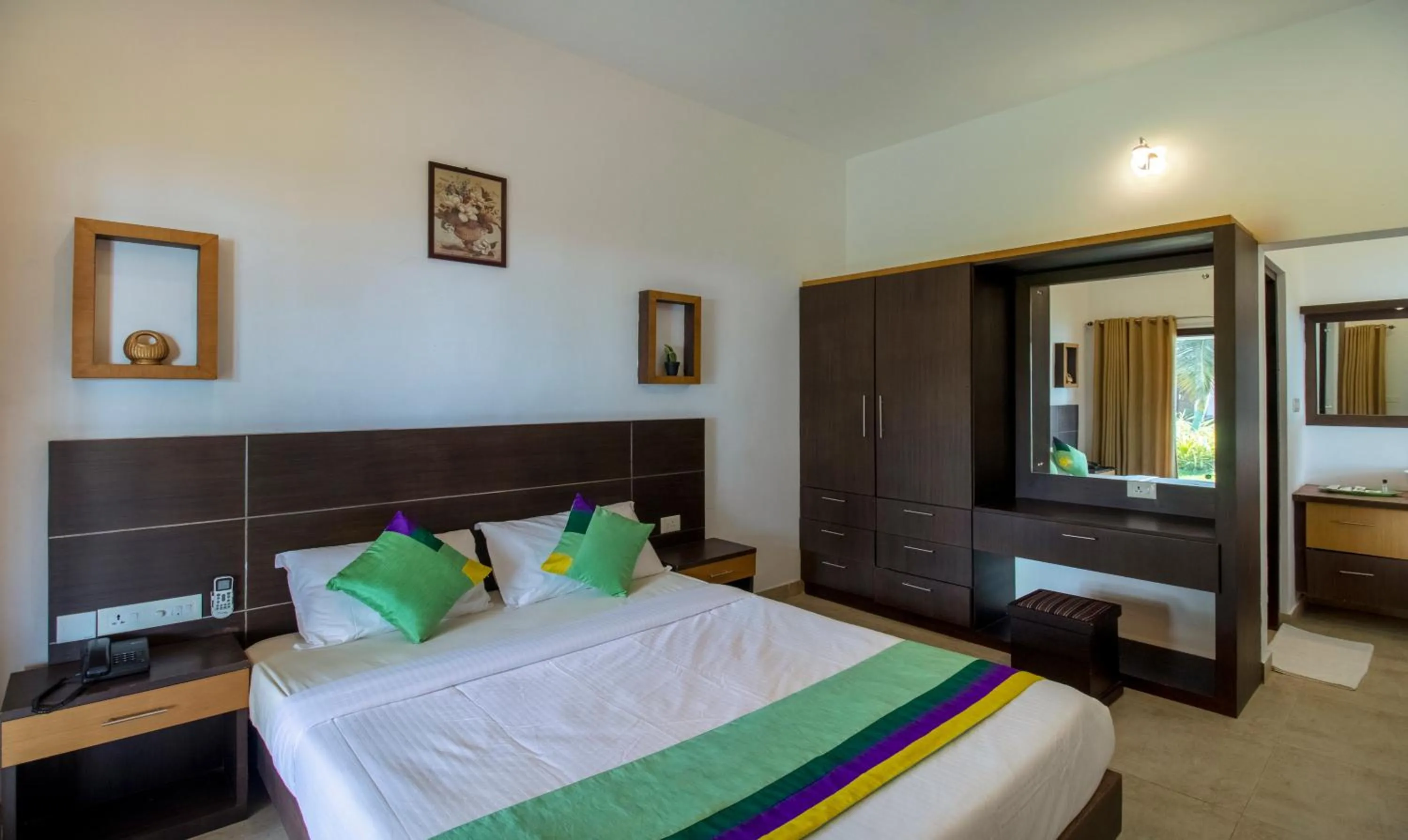 Bedroom, Bed in Treebo Majestic Retreat