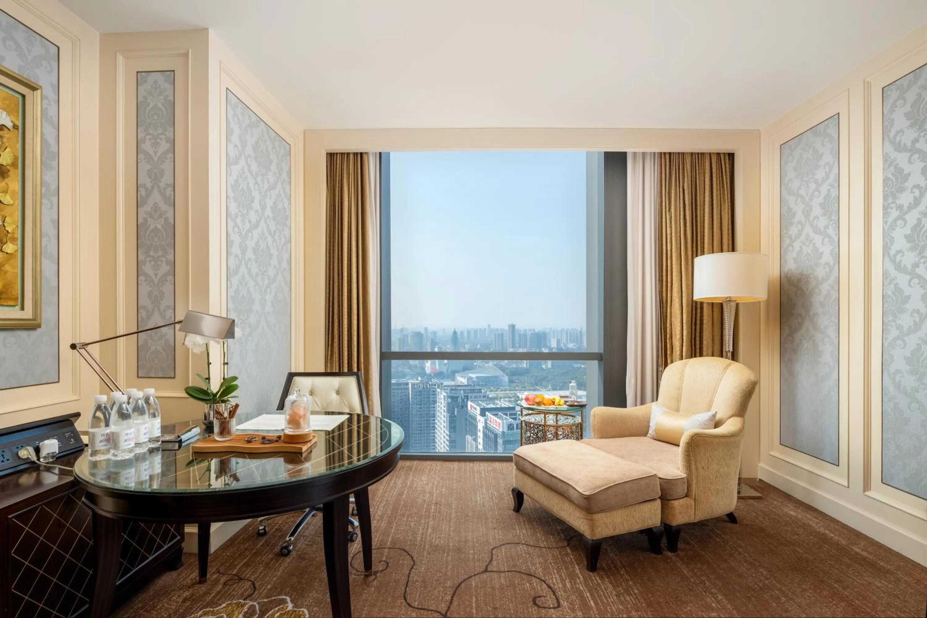 Seating area in Dongguan Kande International Hotel
