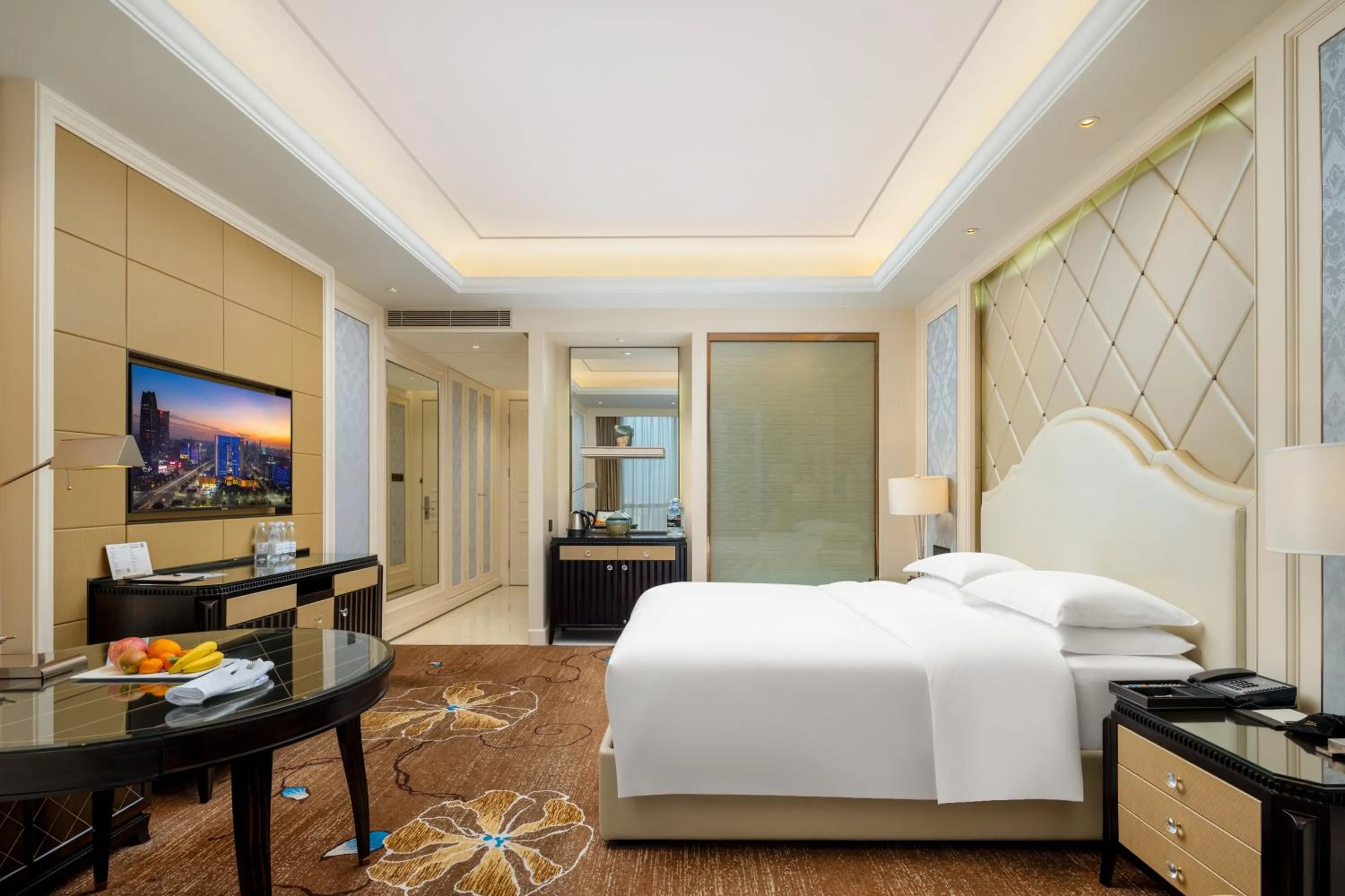 Photo of the whole room, Bed in Dongguan Kande International Hotel