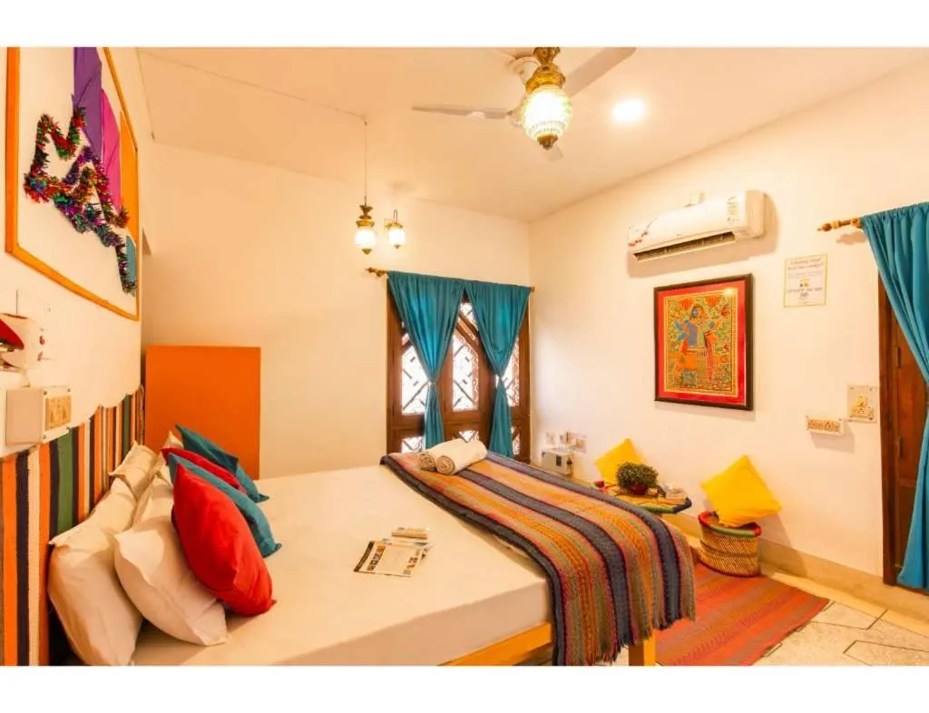 Bed in goSTOPS Lite Varanasi