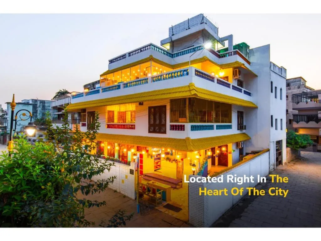 goSTOPS Lite Varanasi